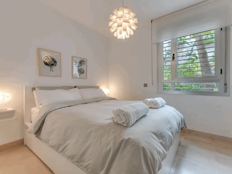Located in the prestigious Avalon complex in Los Arqueros, Benahavís, Málaga,