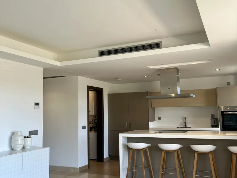 Located in the prestigious Avalon complex in Los Arqueros, Benahavís, Málaga,