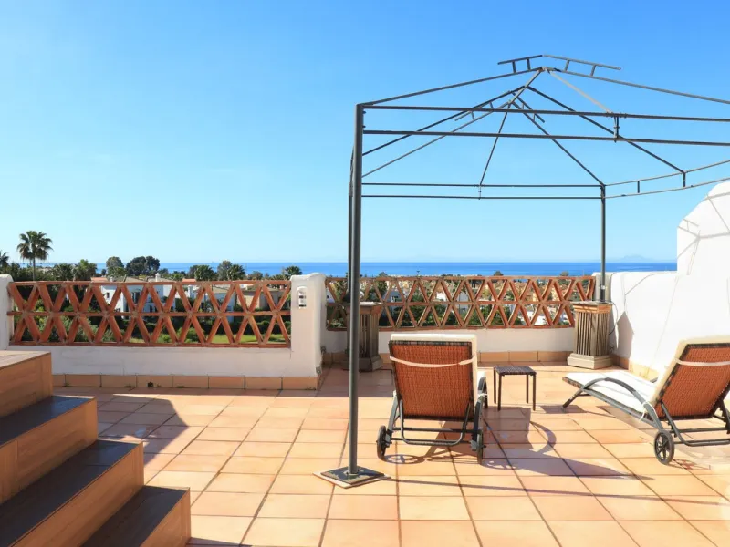 Luxury Sea-View Townhouse for Sale or Rent in Estepona | Sunset Resina Golf, Costa del Sol