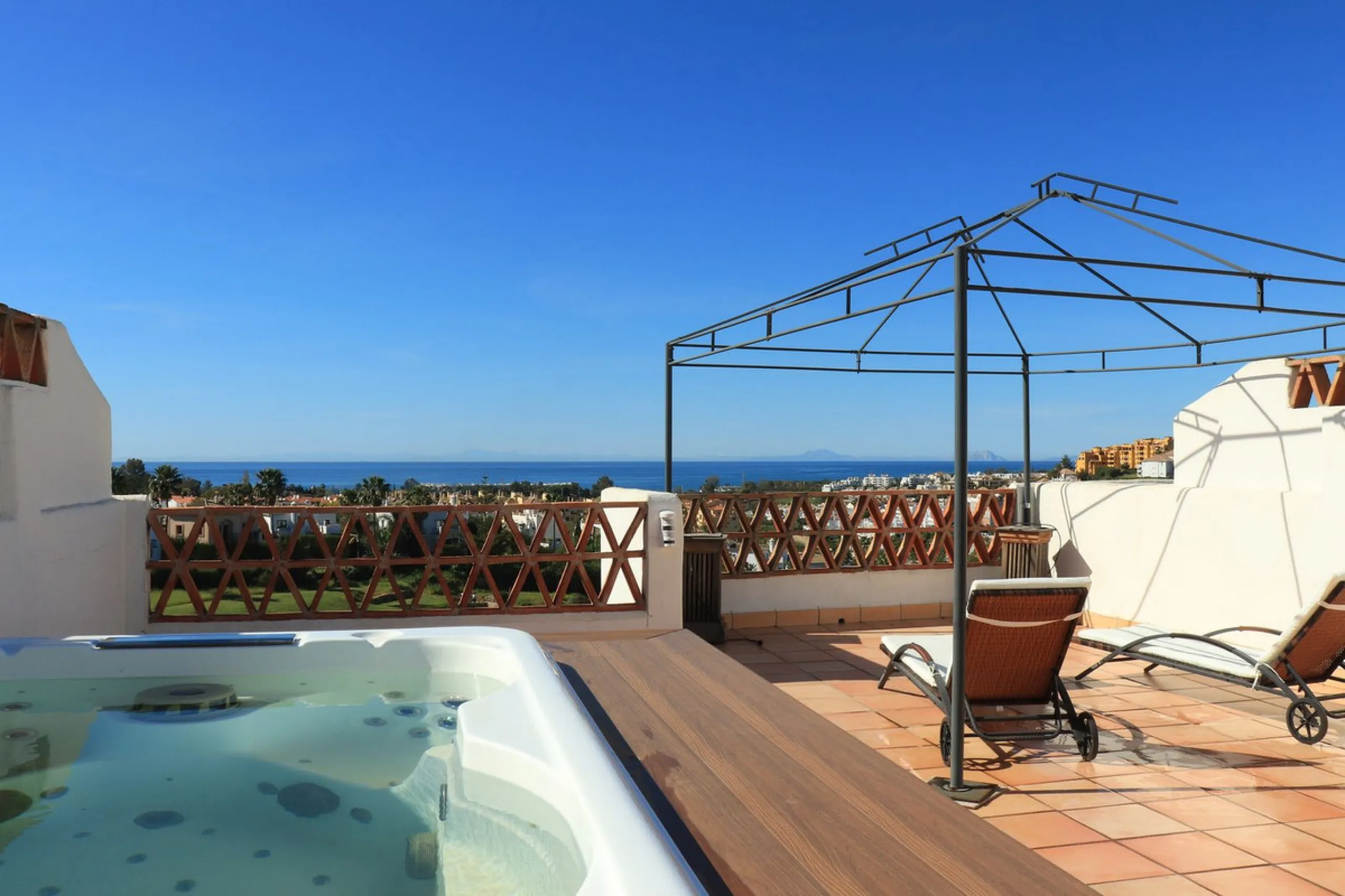 Luxury Sea-View Townhouse for Sale or Rent in Estepona | Sunset Resina Golf, Costa del Sol