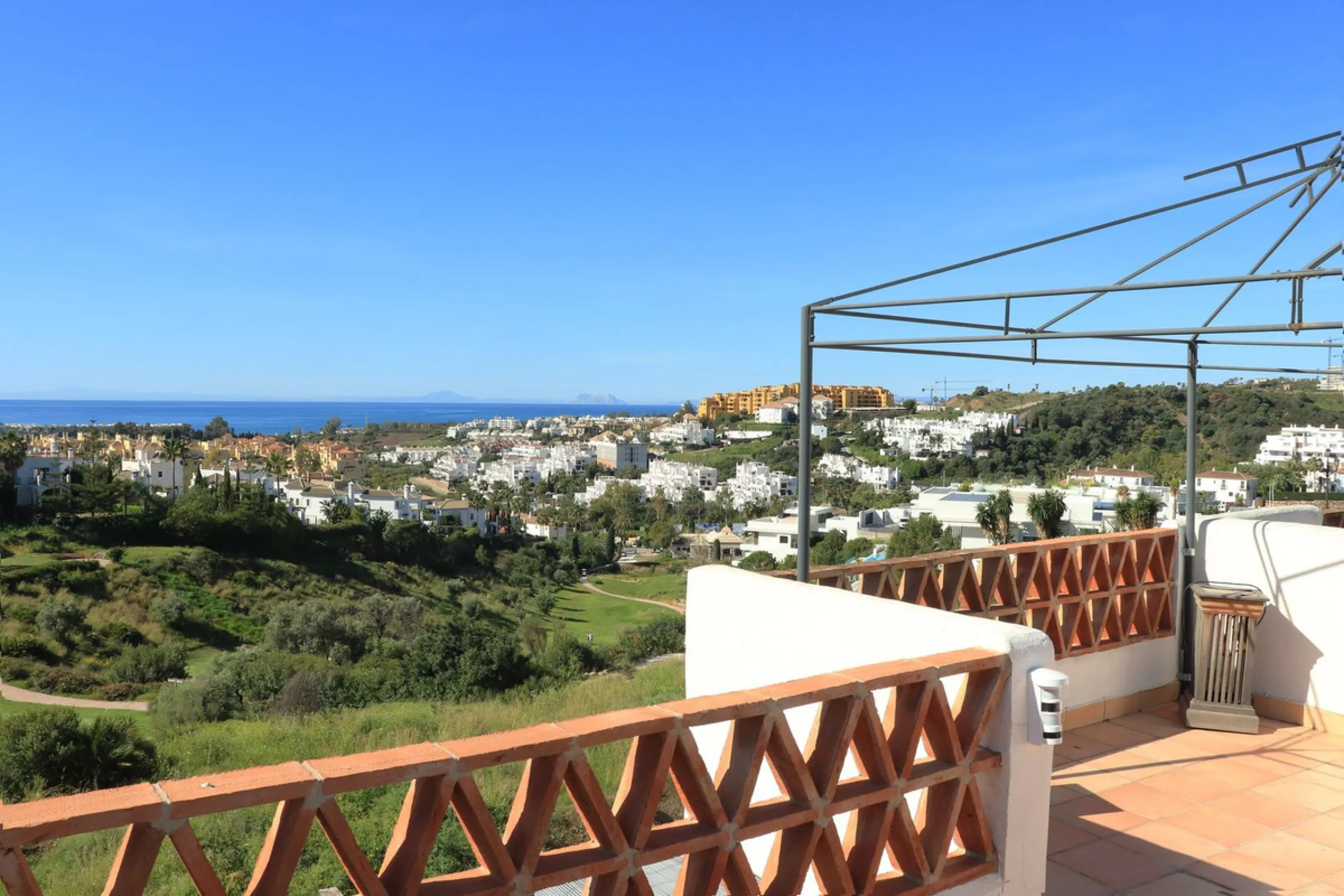 Luxury Sea-View Townhouse for Sale or Rent in Estepona | Sunset Resina Golf, Costa del Sol