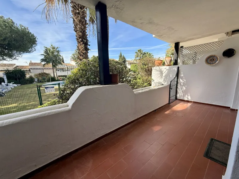 Apartment - Ground Floor Apartment в продаже в Marbella, Málaga. В доме 2 спален и 2 ванных комнат. Площадь дома 120 м²