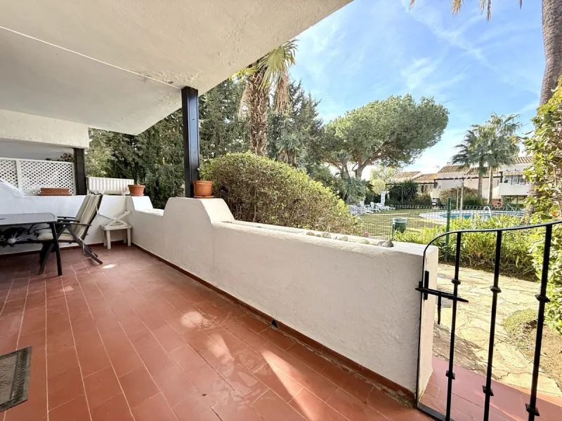 Apartment - Ground Floor Apartment в продаже в Marbella, Málaga. В доме 2 спален и 2 ванных комнат. Площадь дома 120 м²