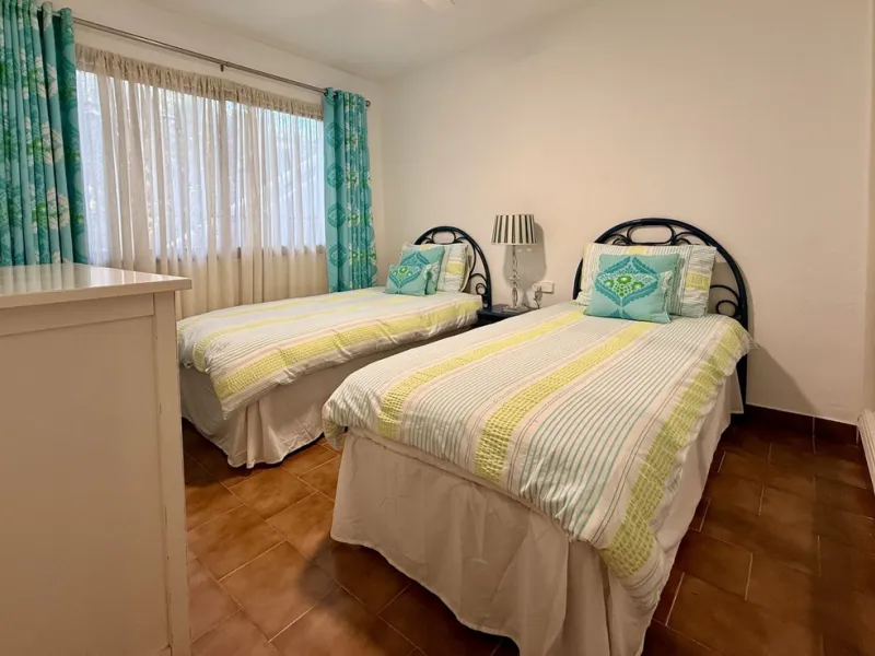 Apartment - Ground Floor Apartment в продаже в Marbella, Málaga. В доме 2 спален и 2 ванных комнат. Площадь дома 120 м²