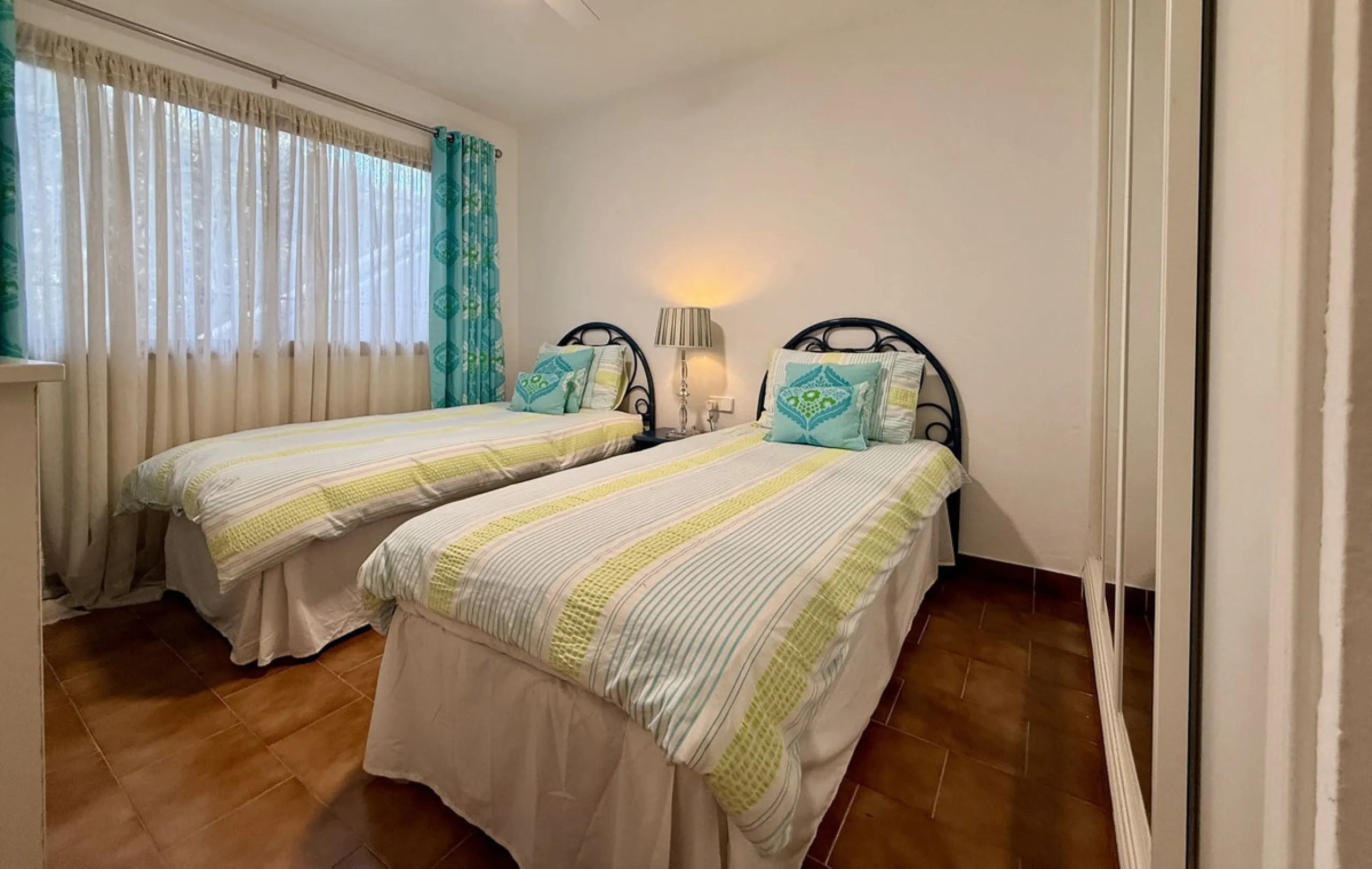 Apartment - Ground Floor Apartment в продаже в Marbella, Málaga. В доме 2 спален и 2 ванных комнат. Площадь дома 120 м²