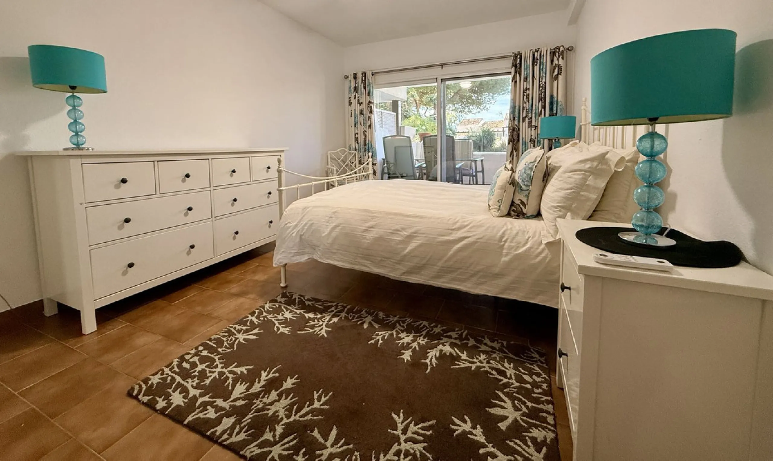 Apartment - Ground Floor Apartment в продаже в Marbella, Málaga. В доме 2 спален и 2 ванных комнат. Площадь дома 120 м²