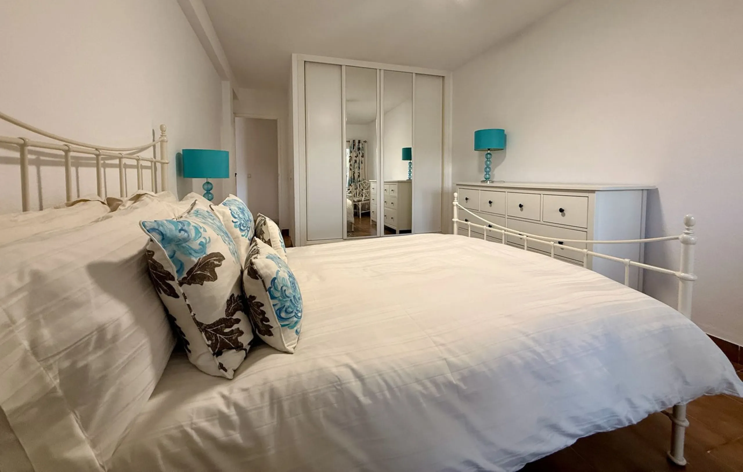 Apartment - Ground Floor Apartment в продаже в Marbella, Málaga. В доме 2 спален и 2 ванных комнат. Площадь дома 120 м²