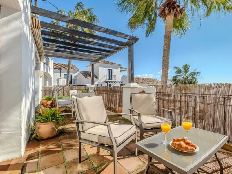 DUPLEX PENTHOUSE WITH PANORAMIC SEA VIEWS IN LOS ALTOS DE LOS MONTEROS
