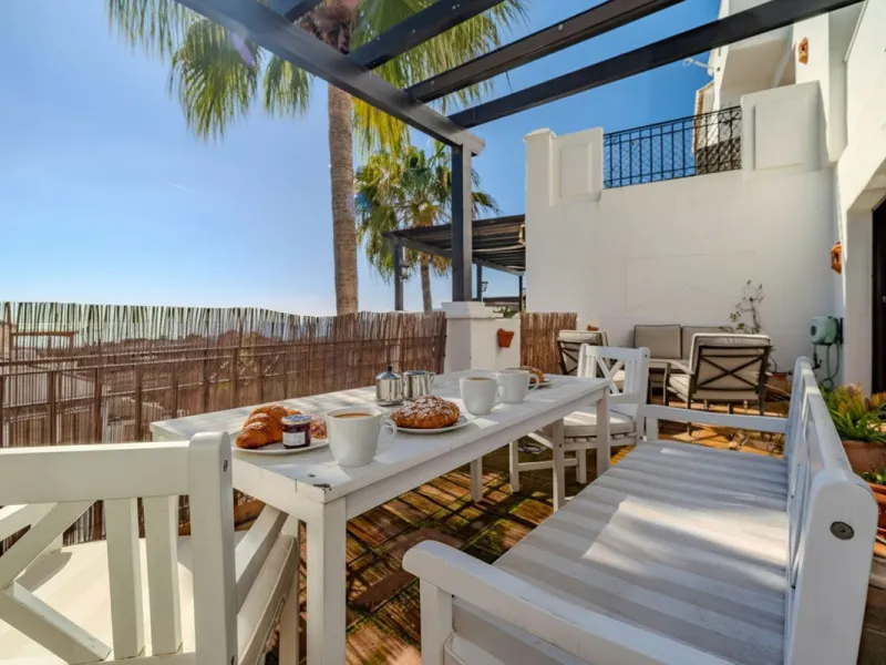 DUPLEX PENTHOUSE WITH PANORAMIC SEA VIEWS IN LOS ALTOS DE LOS MONTEROS