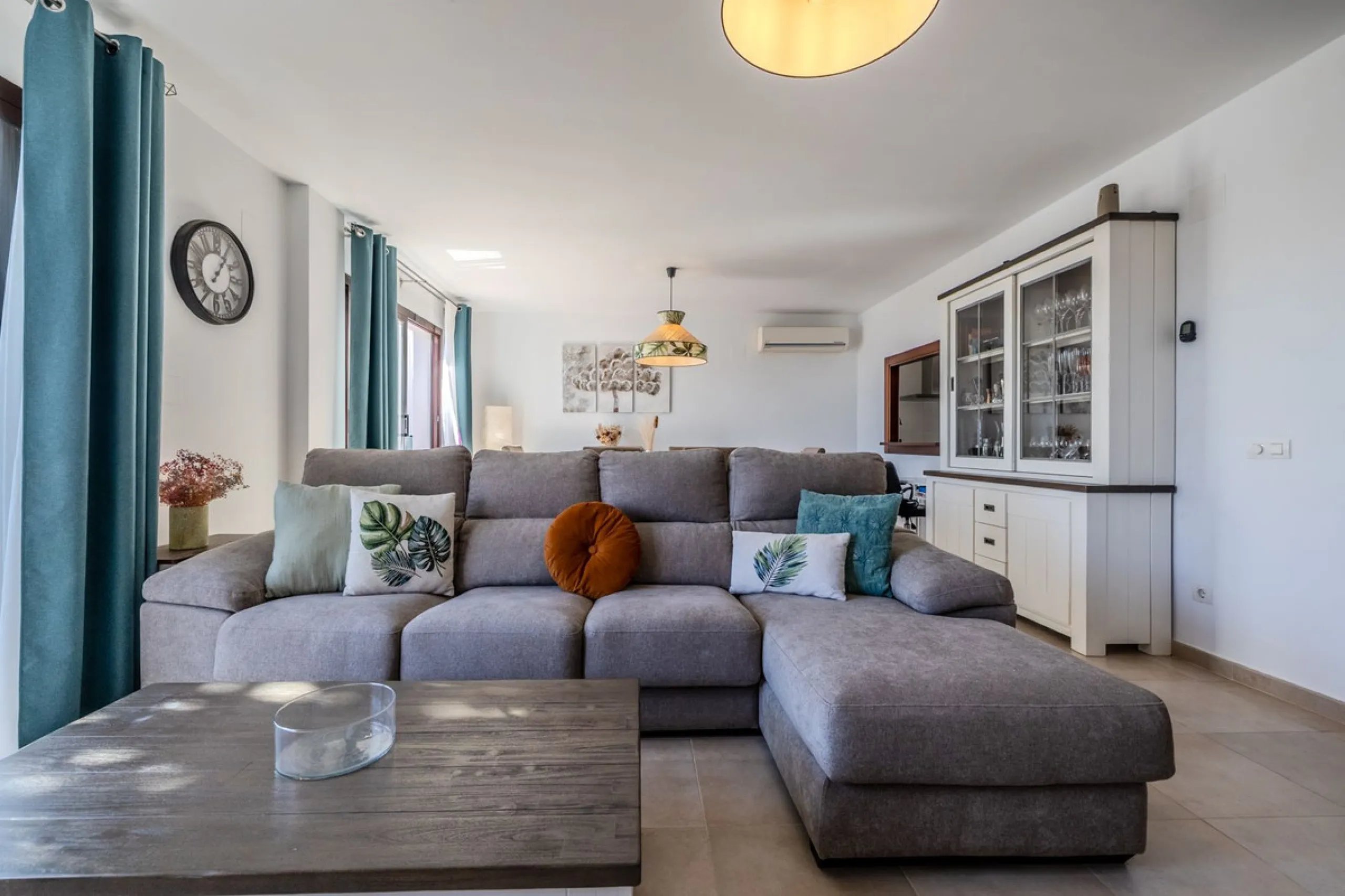 DUPLEX PENTHOUSE WITH PANORAMIC SEA VIEWS IN LOS ALTOS DE LOS MONTEROS