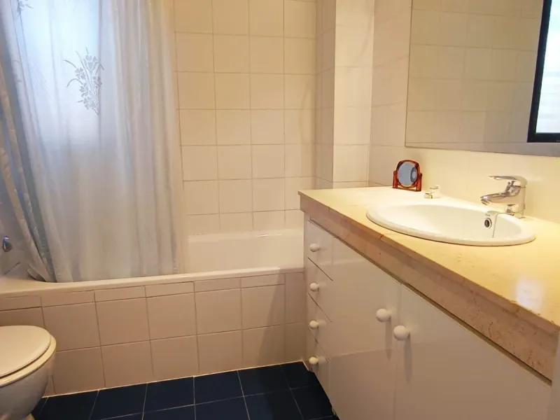 Fantastic 2-bedroom, 2-bathroom apartment located in a superb beachfront complex.