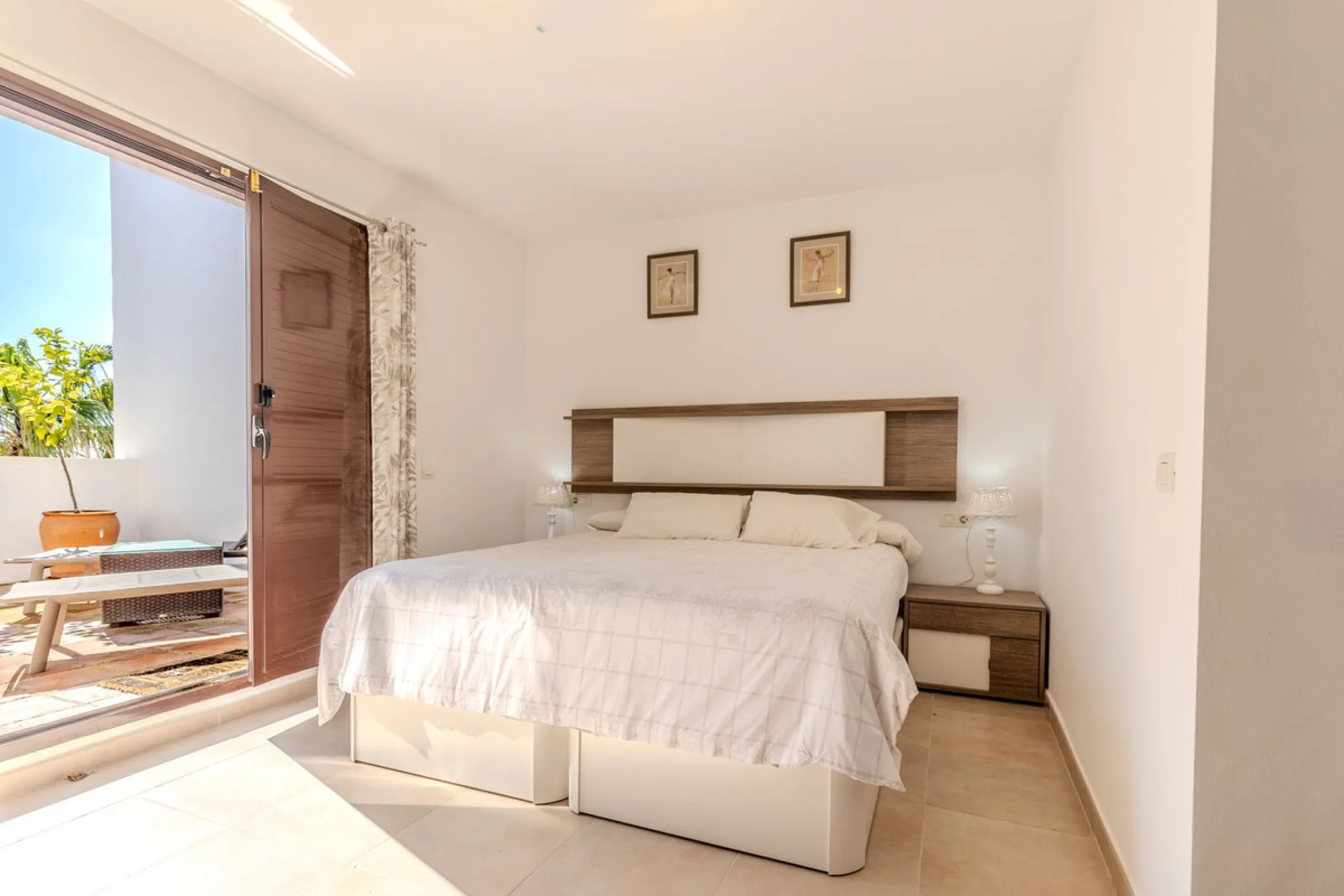 DUPLEX PENTHOUSE WITH PANORAMIC SEA VIEWS IN LOS ALTOS DE LOS MONTEROS