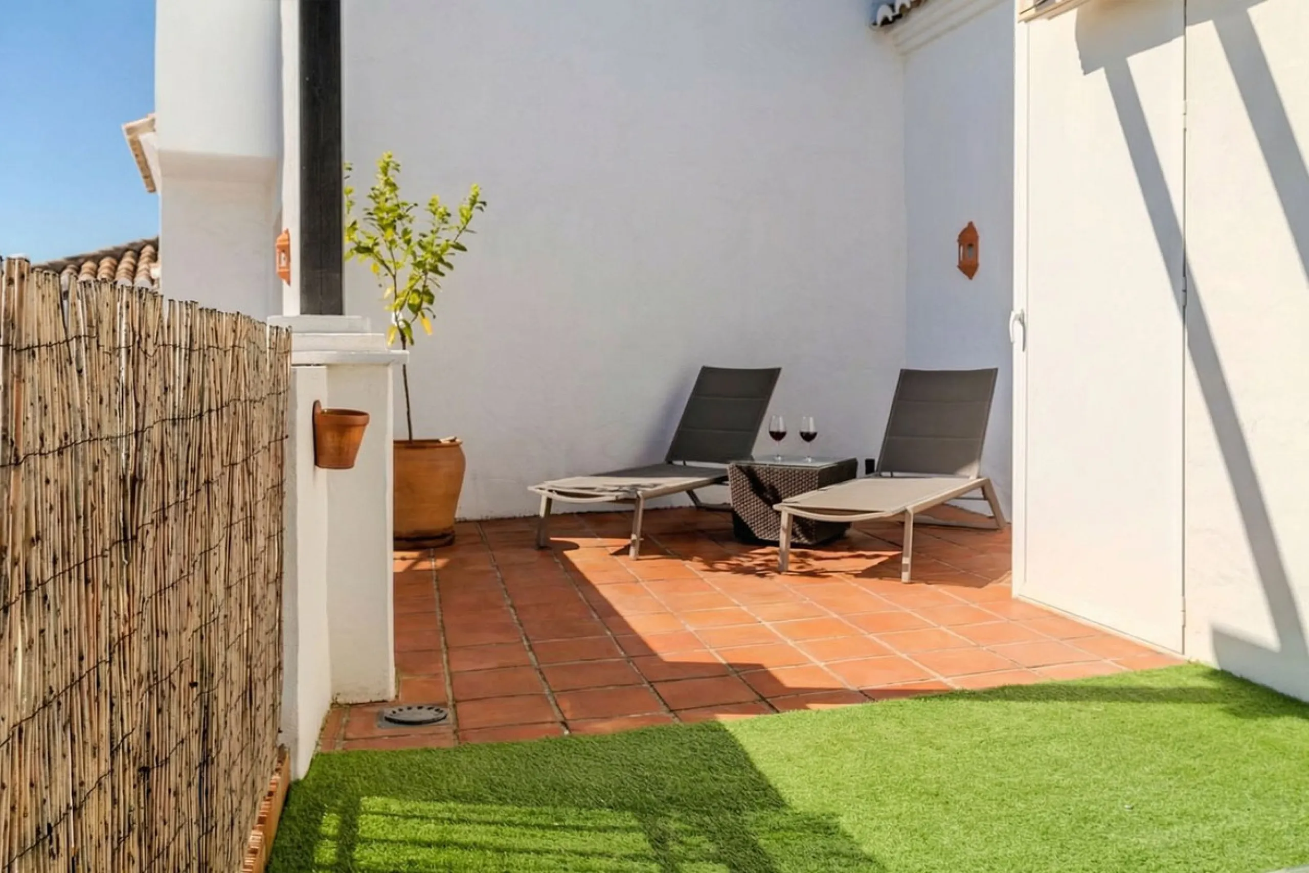 DUPLEX PENTHOUSE WITH PANORAMIC SEA VIEWS IN LOS ALTOS DE LOS MONTEROS