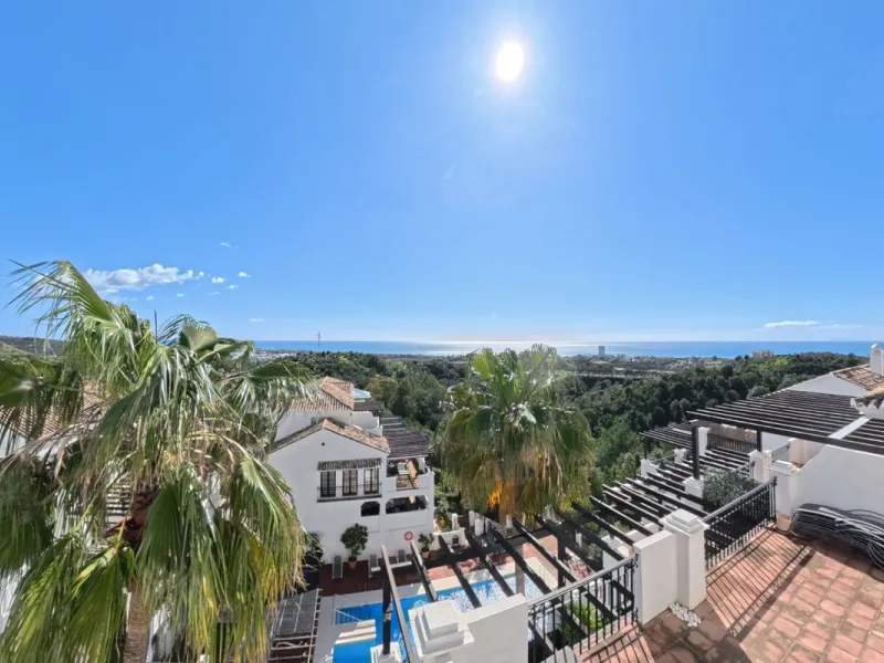 DUPLEX PENTHOUSE WITH PANORAMIC SEA VIEWS IN LOS ALTOS DE LOS MONTEROS