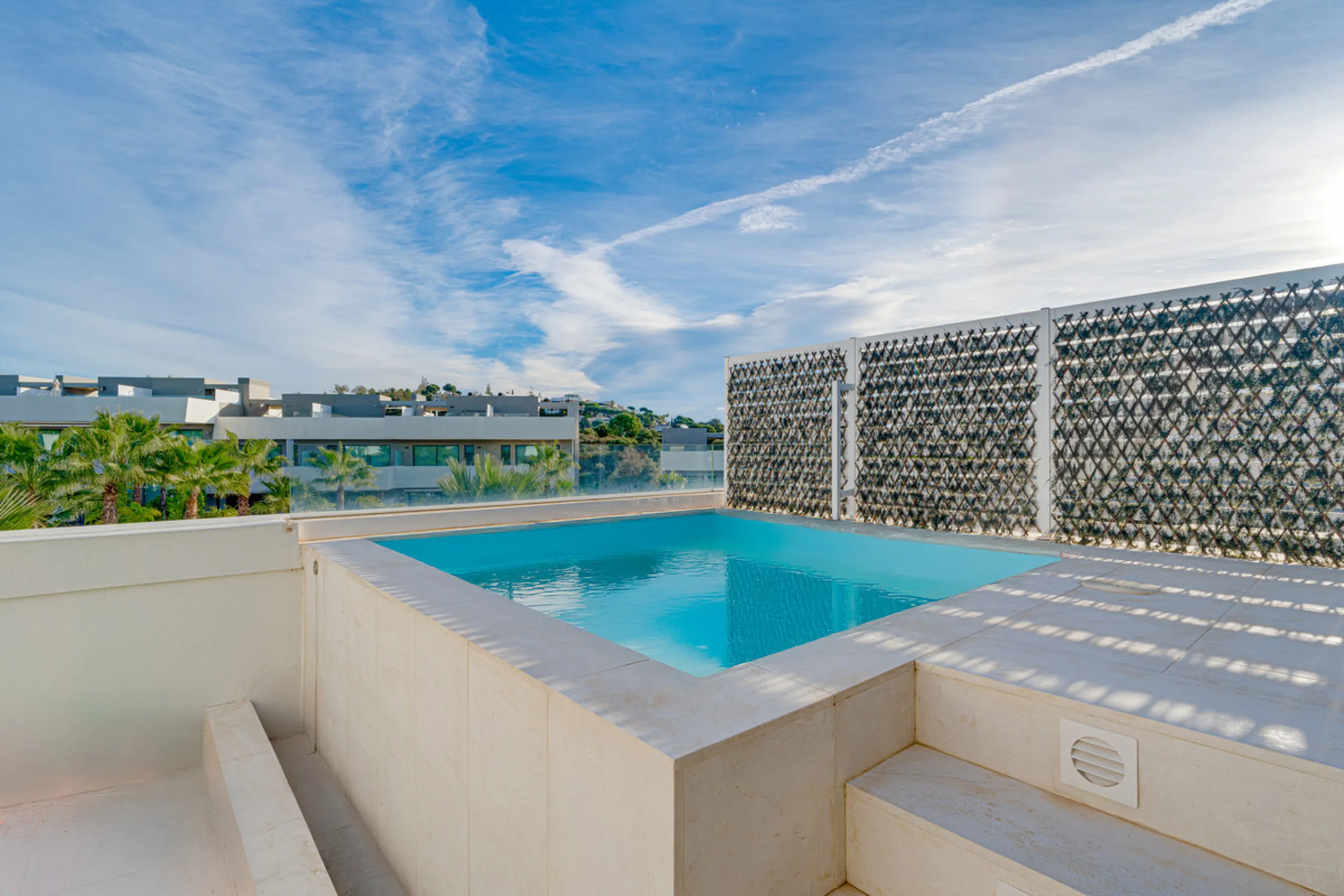Exceptional four-bedroom townhouse located in an exclusive boutique development of just 48 contemporary luxury townhouses, set on an elevated plot in La Cala de Mijas. The gated community is surrounded by beautifully landscaped tropical gardens and offers