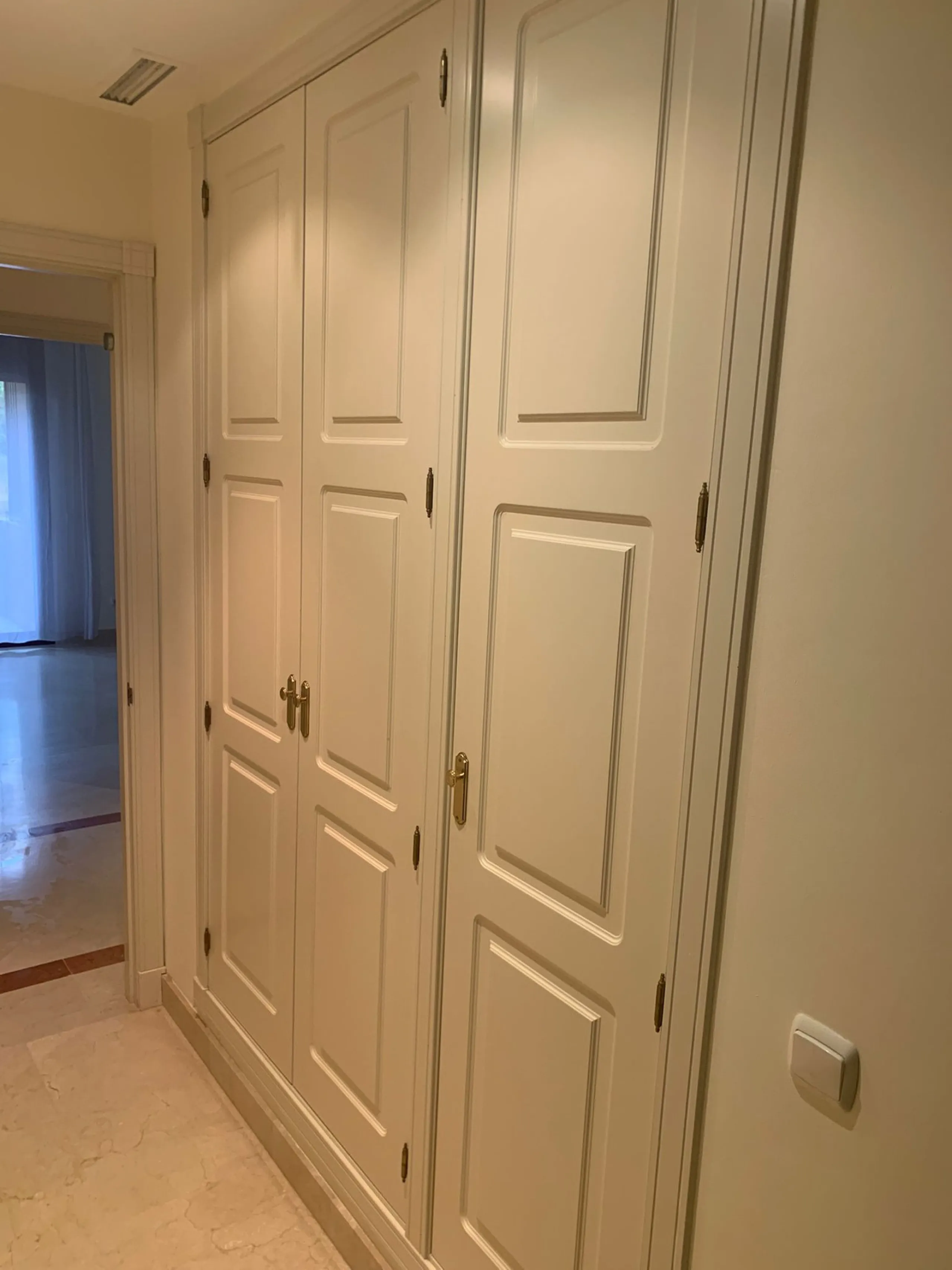 Located within the exclusive Gran Bahía Marbella development, this spacious ground-floor apartment offers refined coastal living just steps from the beach.
