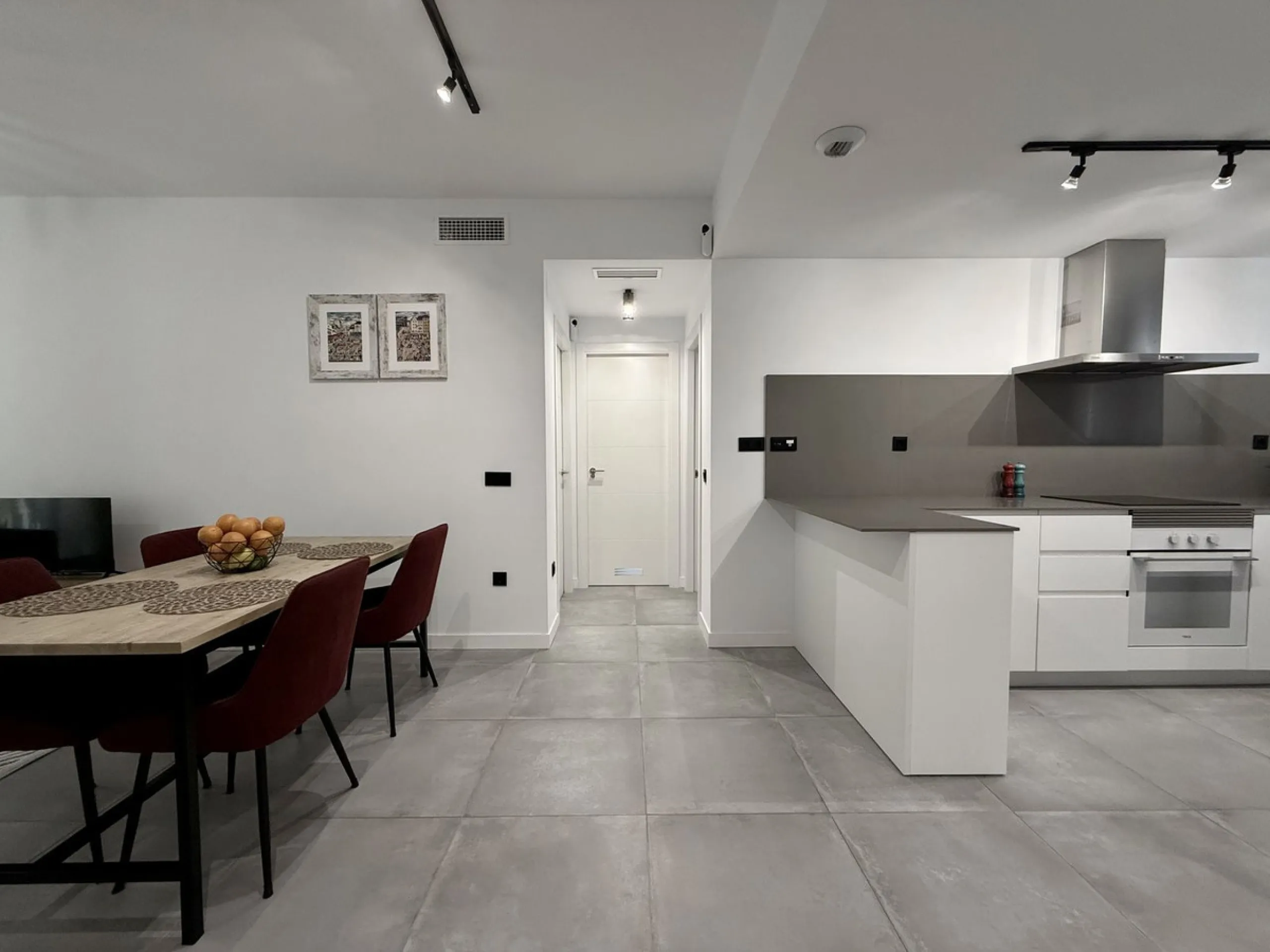Modern 2-Bedroom Apartment