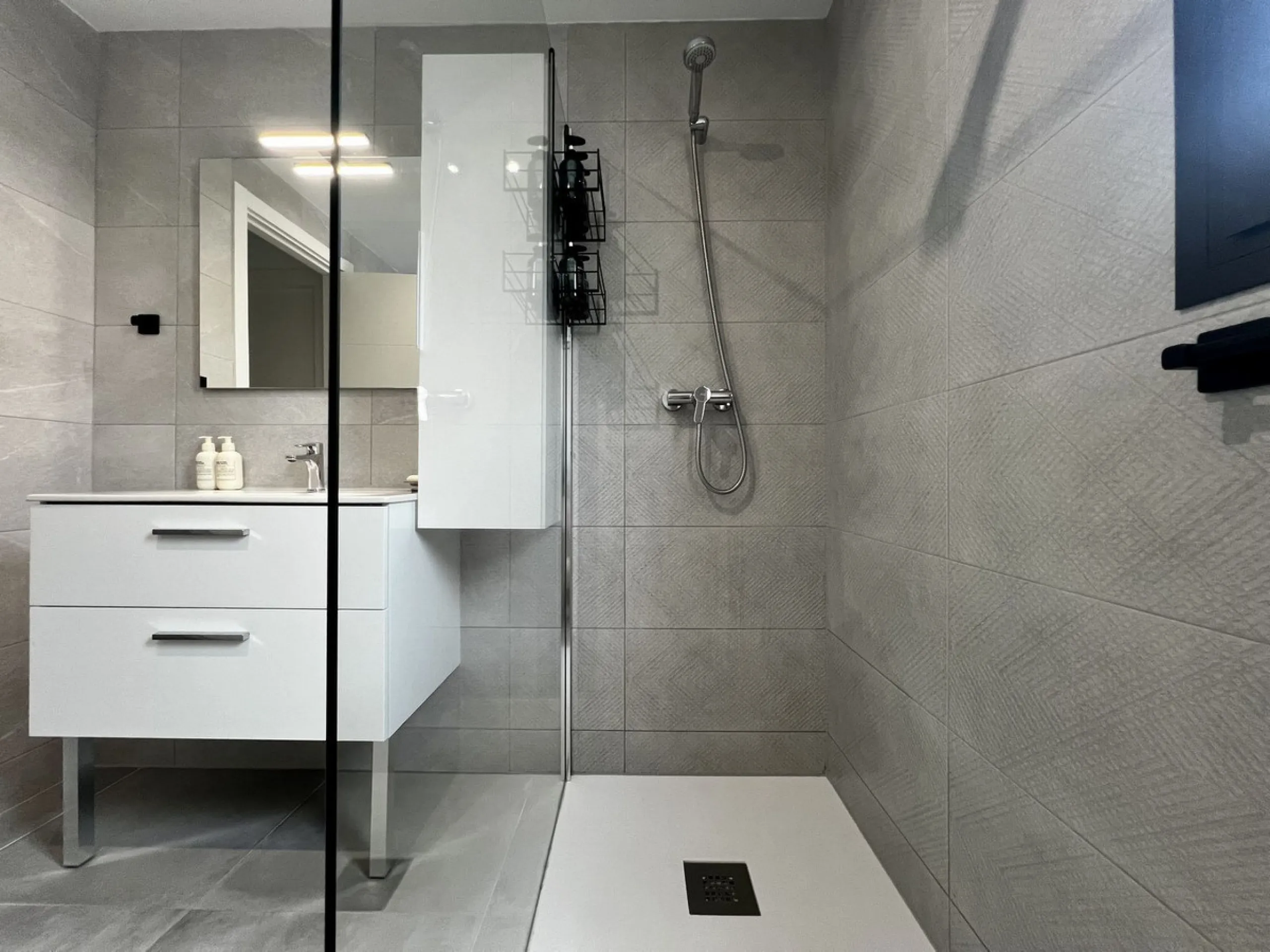 Modern 2-Bedroom Apartment