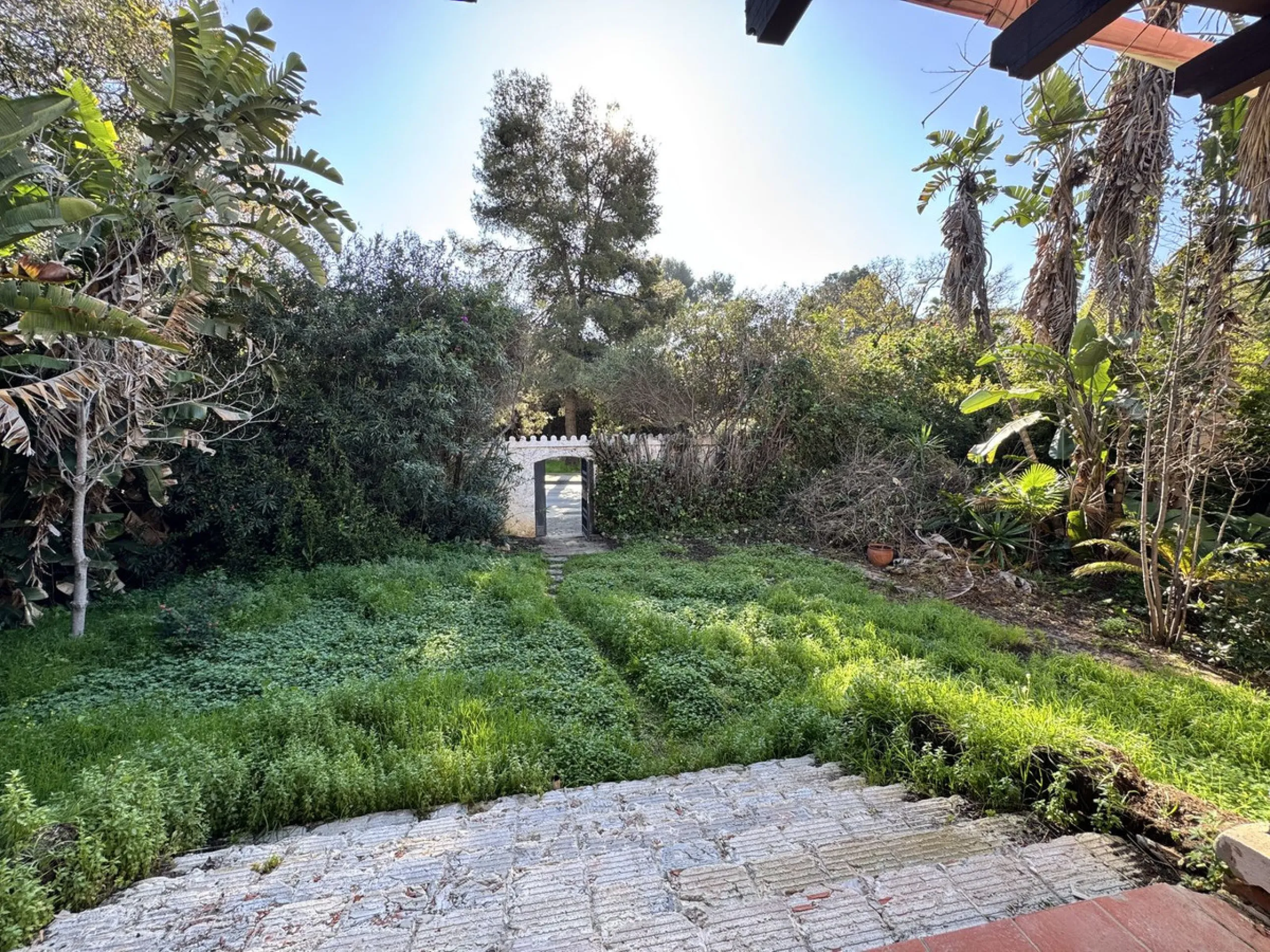 Investment Opportunity in Nueva Andalucía — Steps from Puerto Banús and the Beaches