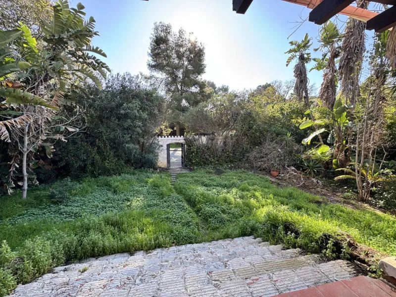 Investment Opportunity in Nueva Andalucía — Steps from Puerto Banús and the Beaches