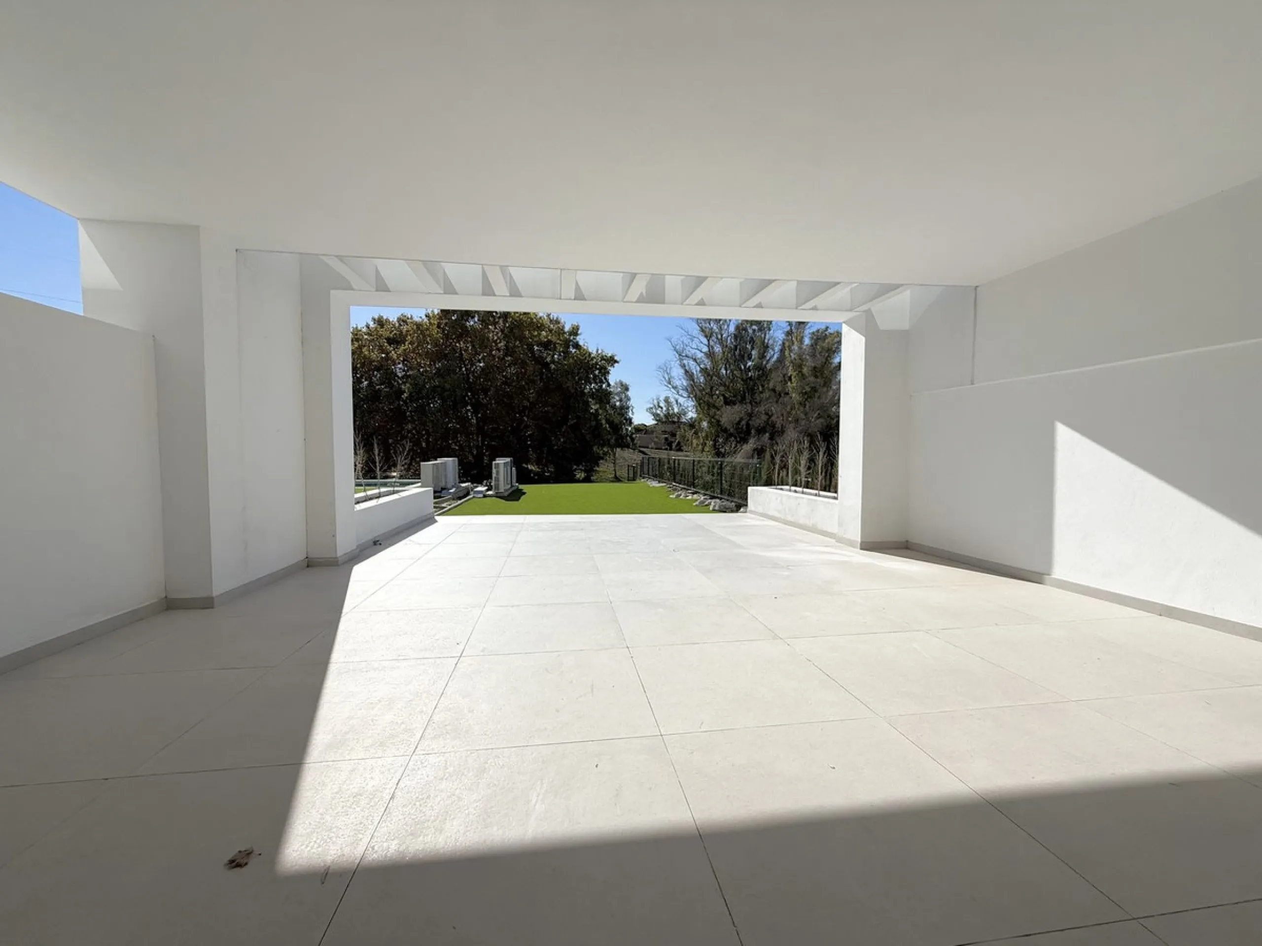 This stunning semi-detached house is located in the exclusive  community in Guadalmina Alta Marbella, just minutes from San Pedro de Alcántara. With a private communal pool and gym, Treetops offers privacy, security, and a privileged setting near the Guad