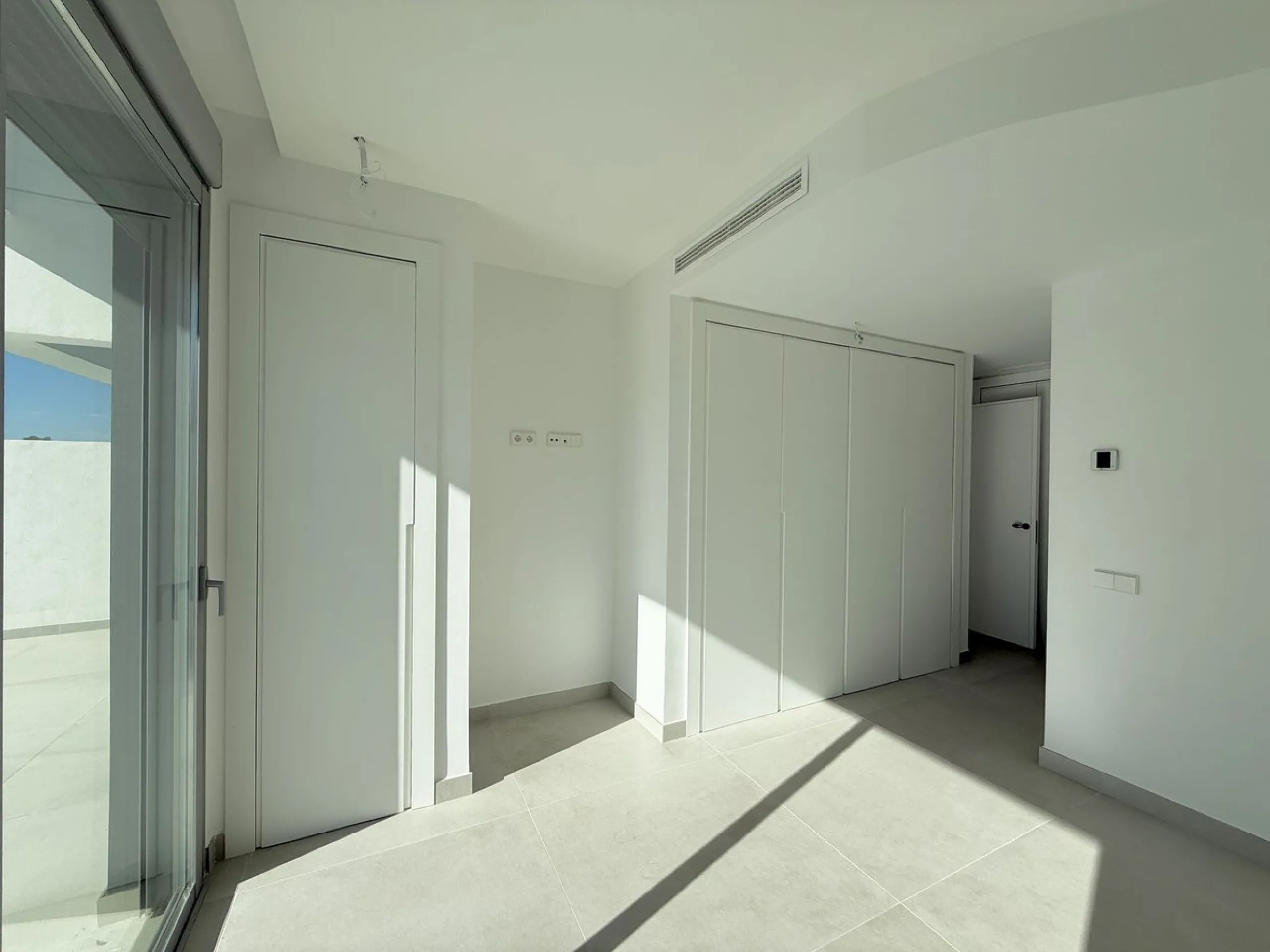 This stunning semi-detached house is located in the exclusive  community in Guadalmina Alta Marbella, just minutes from San Pedro de Alcántara. With a private communal pool and gym, Treetops offers privacy, security, and a privileged setting near the Guad