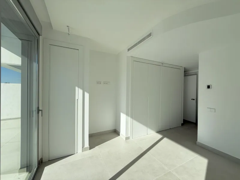This stunning semi-detached house is located in the exclusive  community in Guadalmina Alta Marbella, just minutes from San Pedro de Alcántara. With a private communal pool and gym, Treetops offers privacy, security, and a privileged setting near the Guad