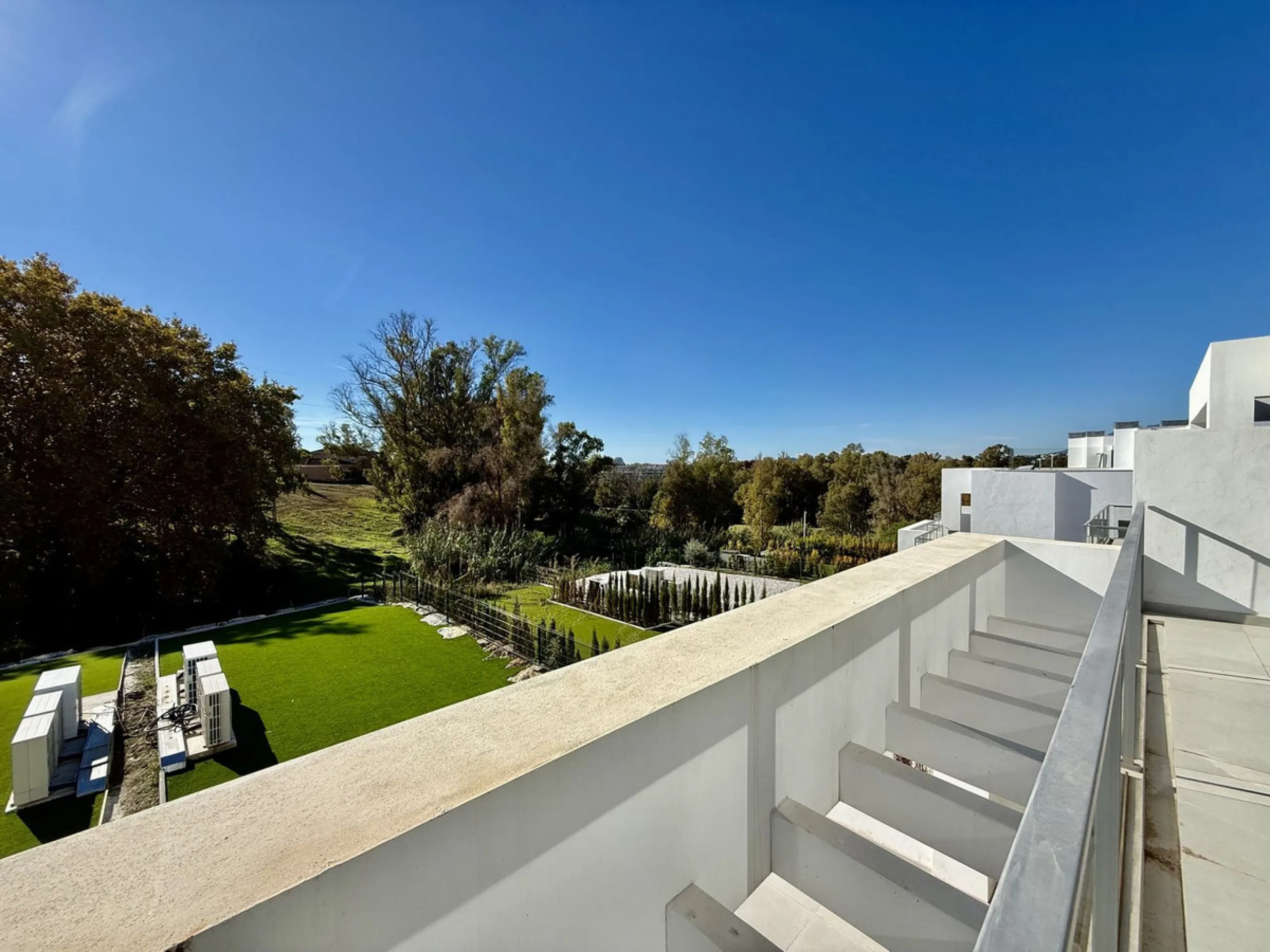 This stunning semi-detached house is located in the exclusive  community in Guadalmina Alta Marbella, just minutes from San Pedro de Alcántara. With a private communal pool and gym, Treetops offers privacy, security, and a privileged setting near the Guad