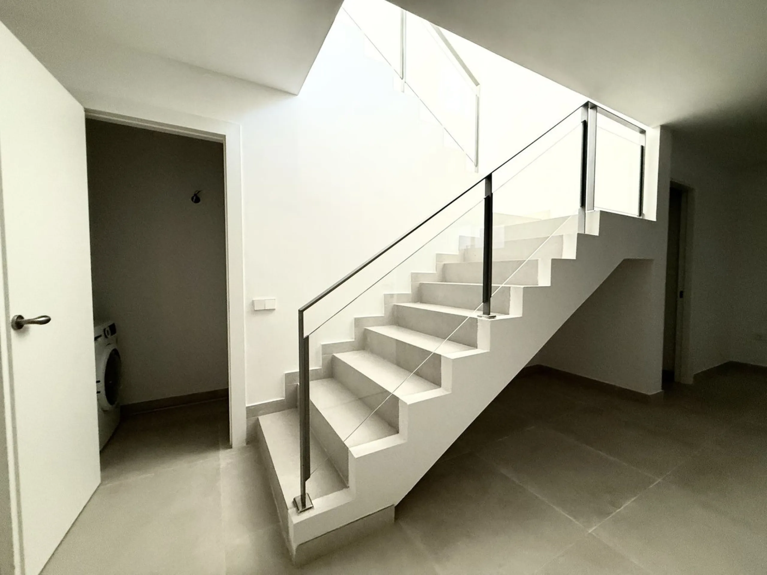 This stunning semi-detached house is located in the exclusive  community in Guadalmina Alta Marbella, just minutes from San Pedro de Alcántara. With a private communal pool and gym, Treetops offers privacy, security, and a privileged setting near the Guad