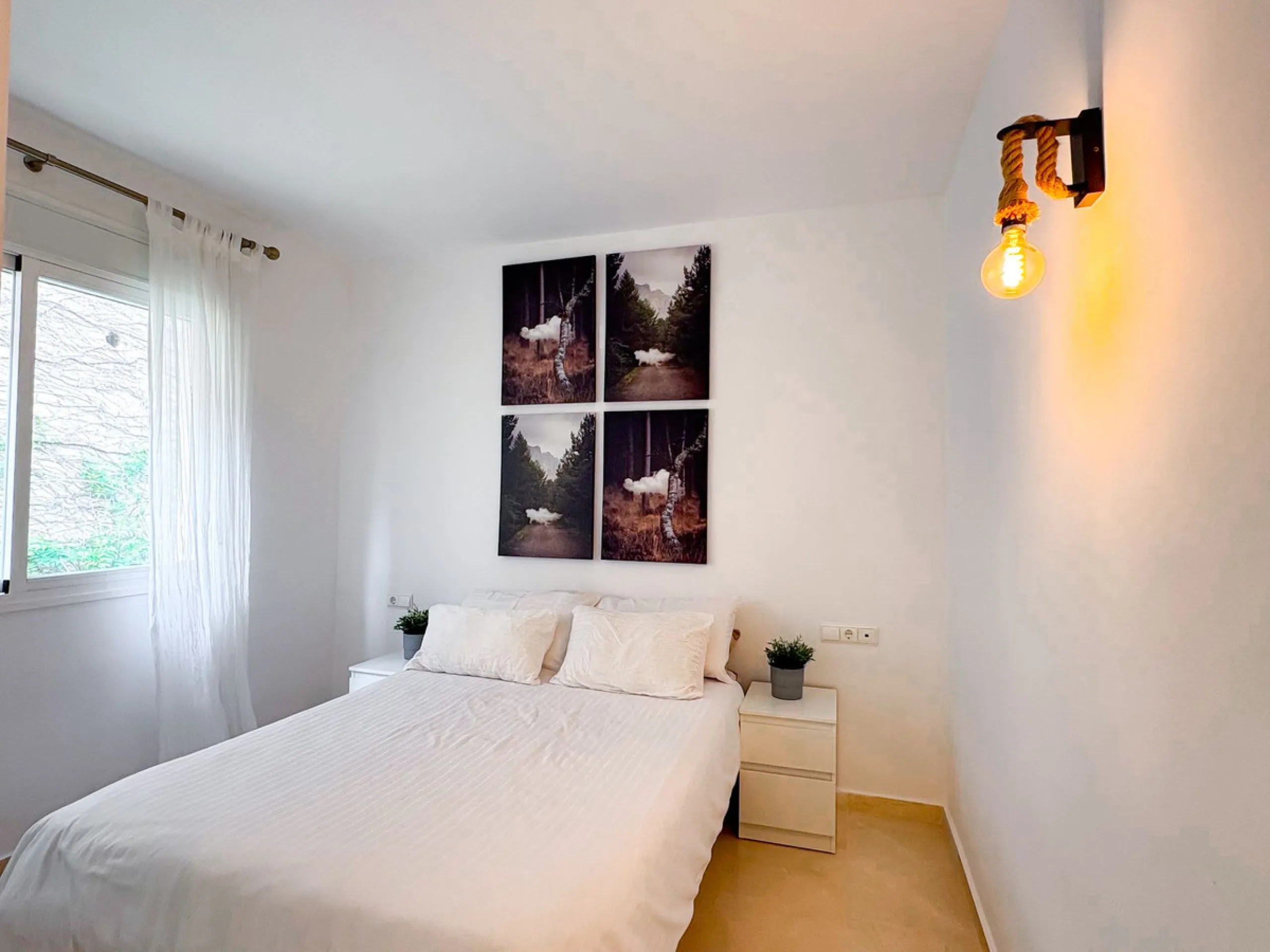 Spacious 2 Bedroom Apartment with Sea Views in Upper Calahonda
