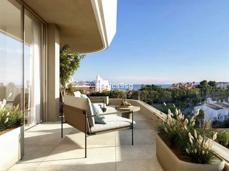 This semi detached house is situated in the sought-after area of Seghers, Estepona, Malaga. The property stands out for its contemporary design and generous proportions, offering three bedrooms and three bathrooms, including one en-suite, as well as a gue
