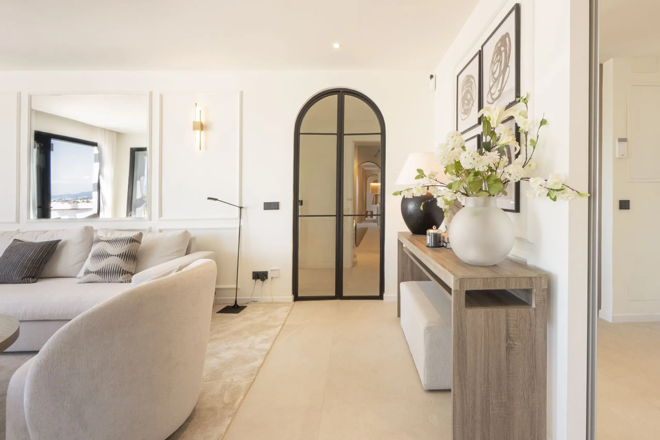 Elegant Penthouse Living in Puerto del Almendro, Benahavís