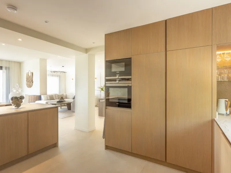 Elegant Penthouse Living in Puerto del Almendro, Benahavís