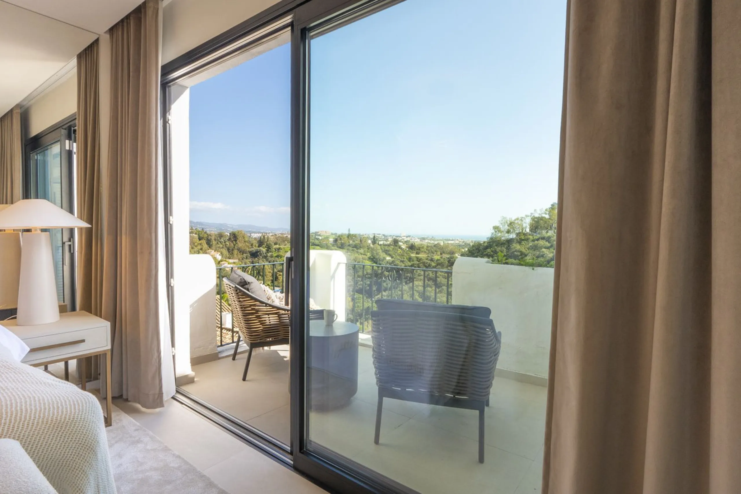 Elegant Penthouse Living in Puerto del Almendro, Benahavís