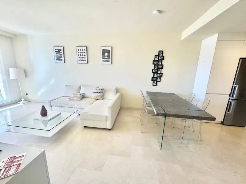 Apartment - Middle Floor Apartment в продаже в Mijas, Málaga. В доме 2 спален и 2 ванных комнат. Площадь дома 108 м²