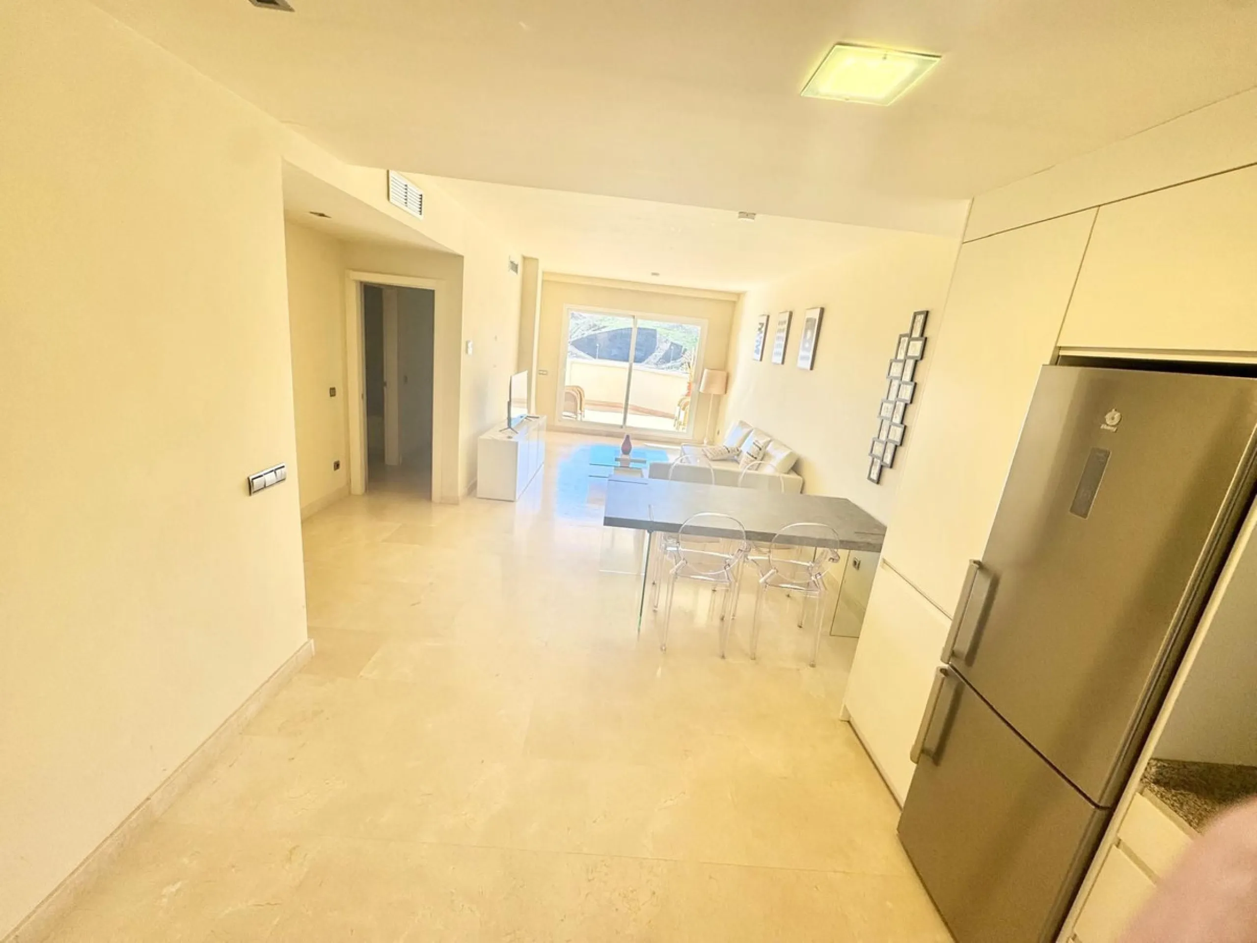 Apartment - Middle Floor Apartment в продаже в Mijas, Málaga. В доме 2 спален и 2 ванных комнат. Площадь дома 108 м²