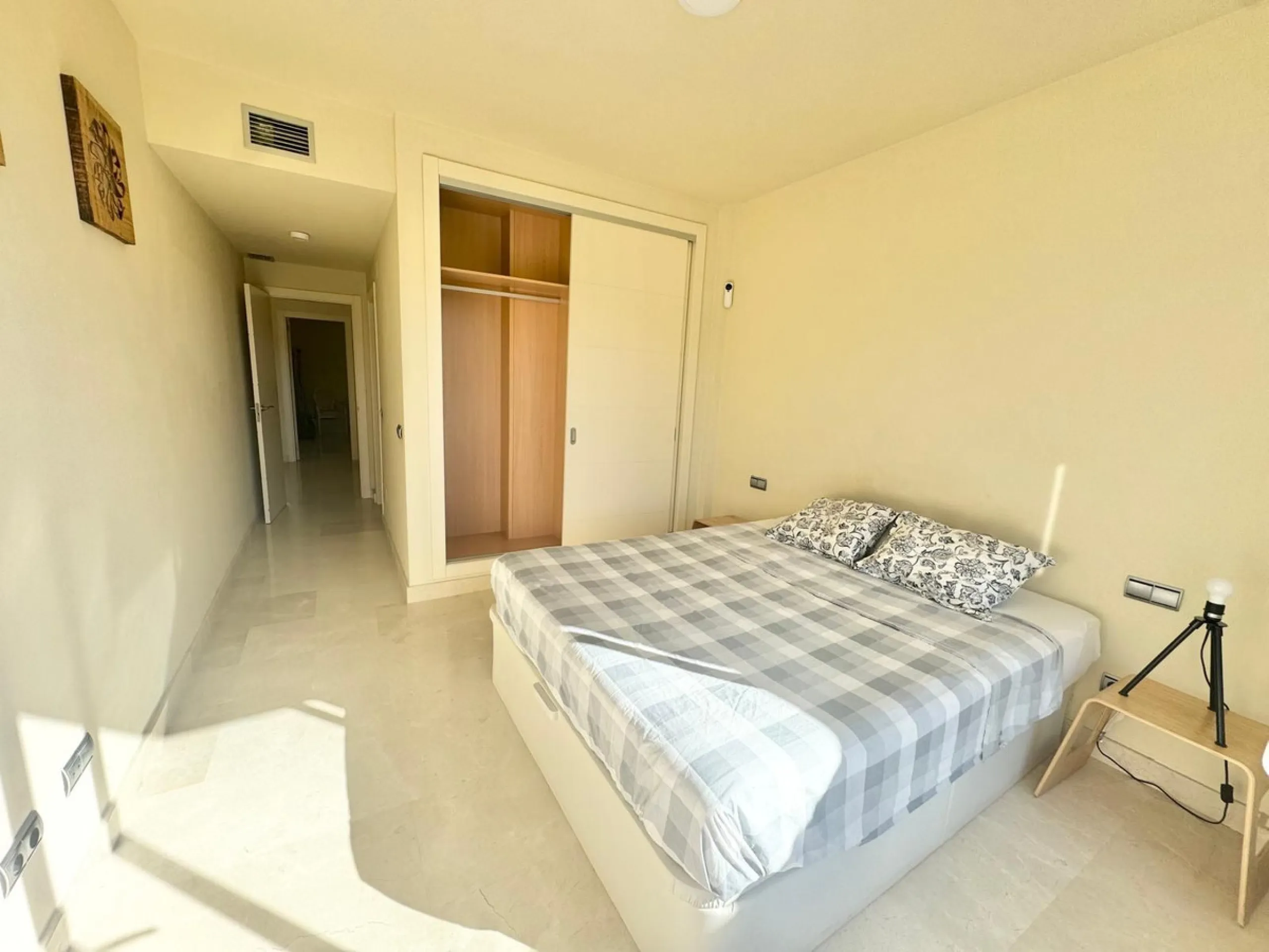 Apartment - Middle Floor Apartment в продаже в Mijas, Málaga. В доме 2 спален и 2 ванных комнат. Площадь дома 108 м²