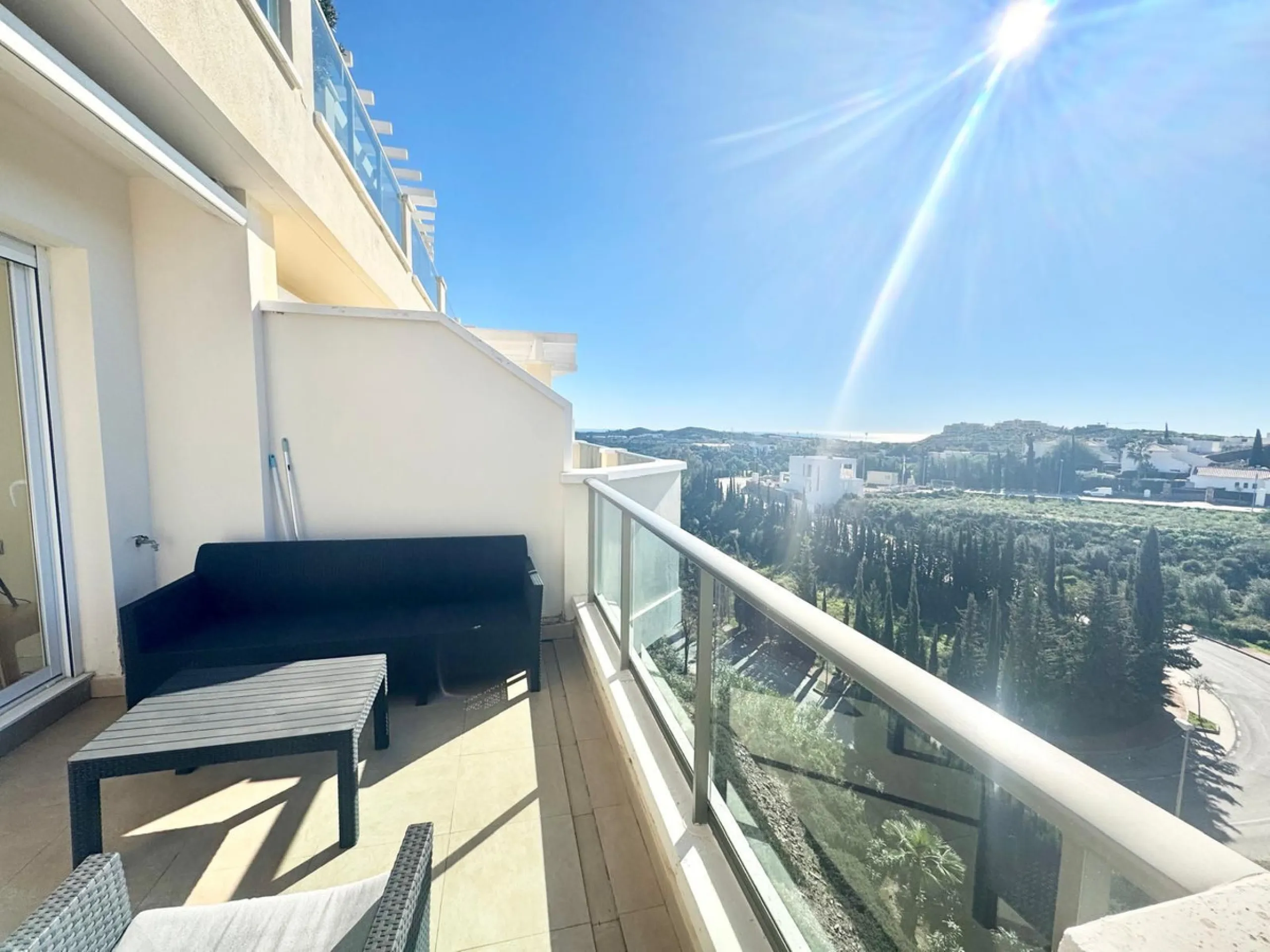 Apartment - Middle Floor Apartment в продаже в Mijas, Málaga. В доме 2 спален и 2 ванных комнат. Площадь дома 108 м²