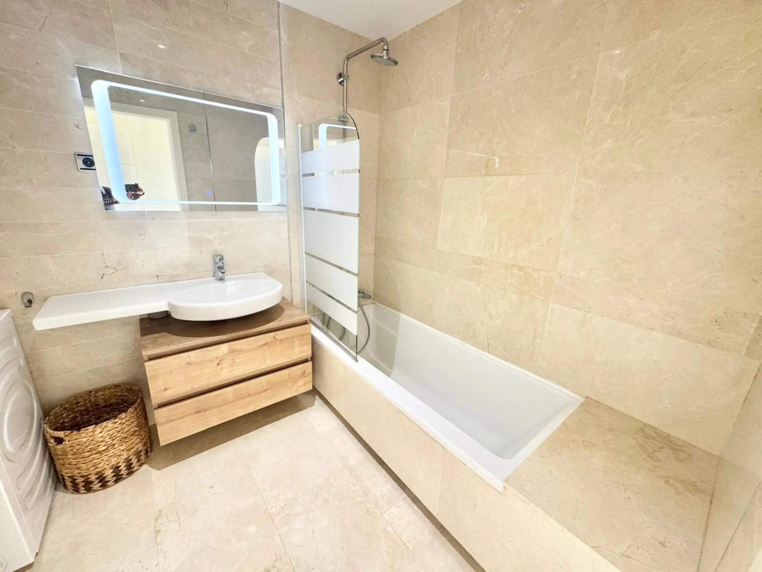 Apartment - Middle Floor Apartment в продаже в Mijas, Málaga. В доме 2 спален и 2 ванных комнат. Площадь дома 108 м²