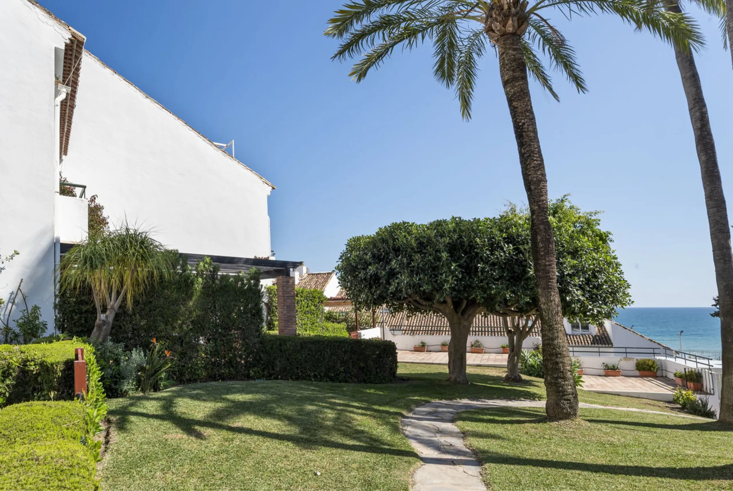 Frontline Beach Townhouse – Bahia Doncella, Estepona West