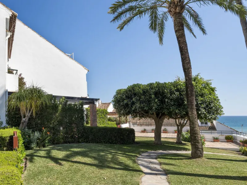 Frontline Beach Townhouse – Bahia Doncella, Estepona West
