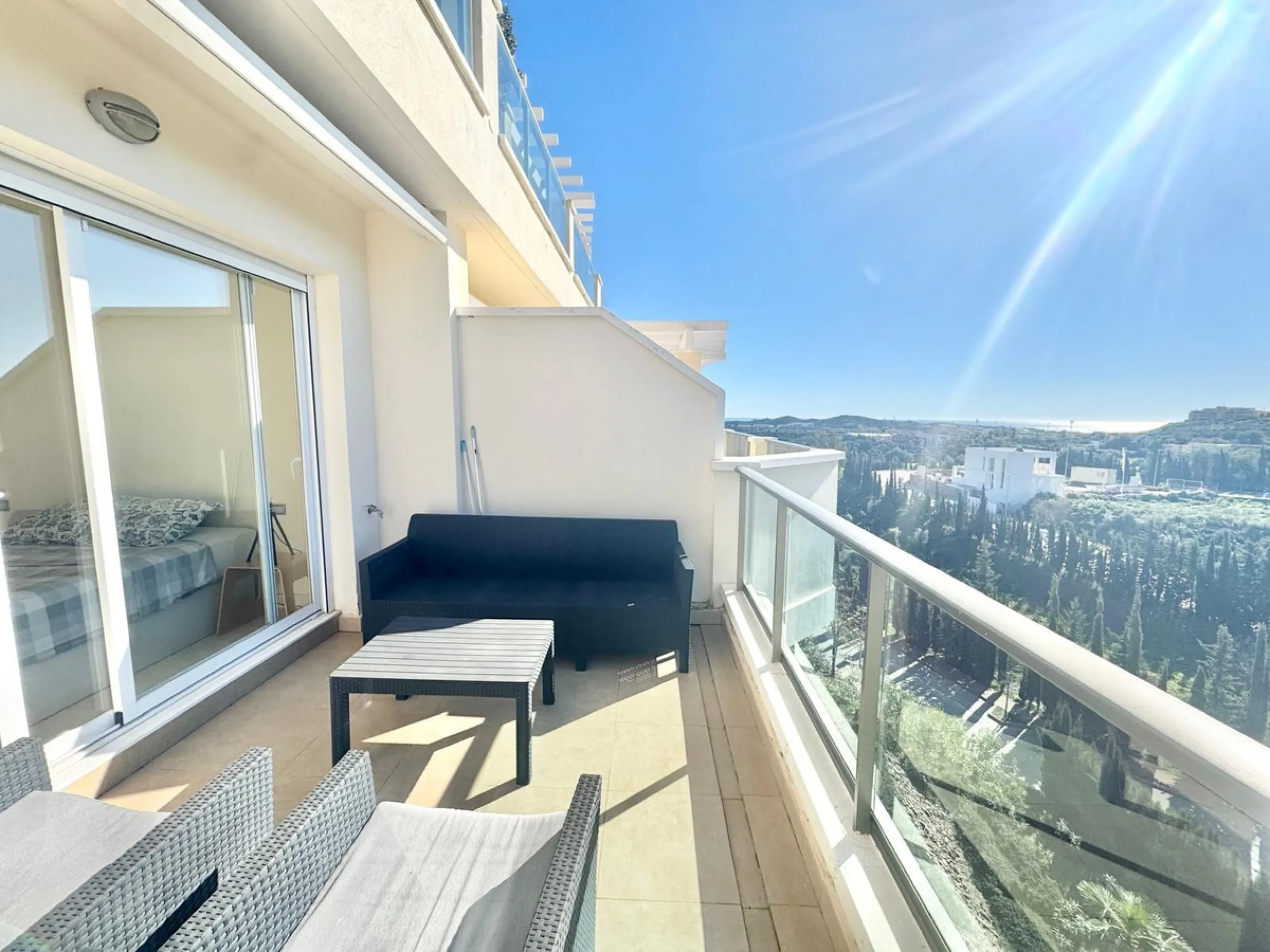 Apartment - Middle Floor Apartment в продаже в Mijas, Málaga. В доме 2 спален и 2 ванных комнат. Площадь дома 108 м²