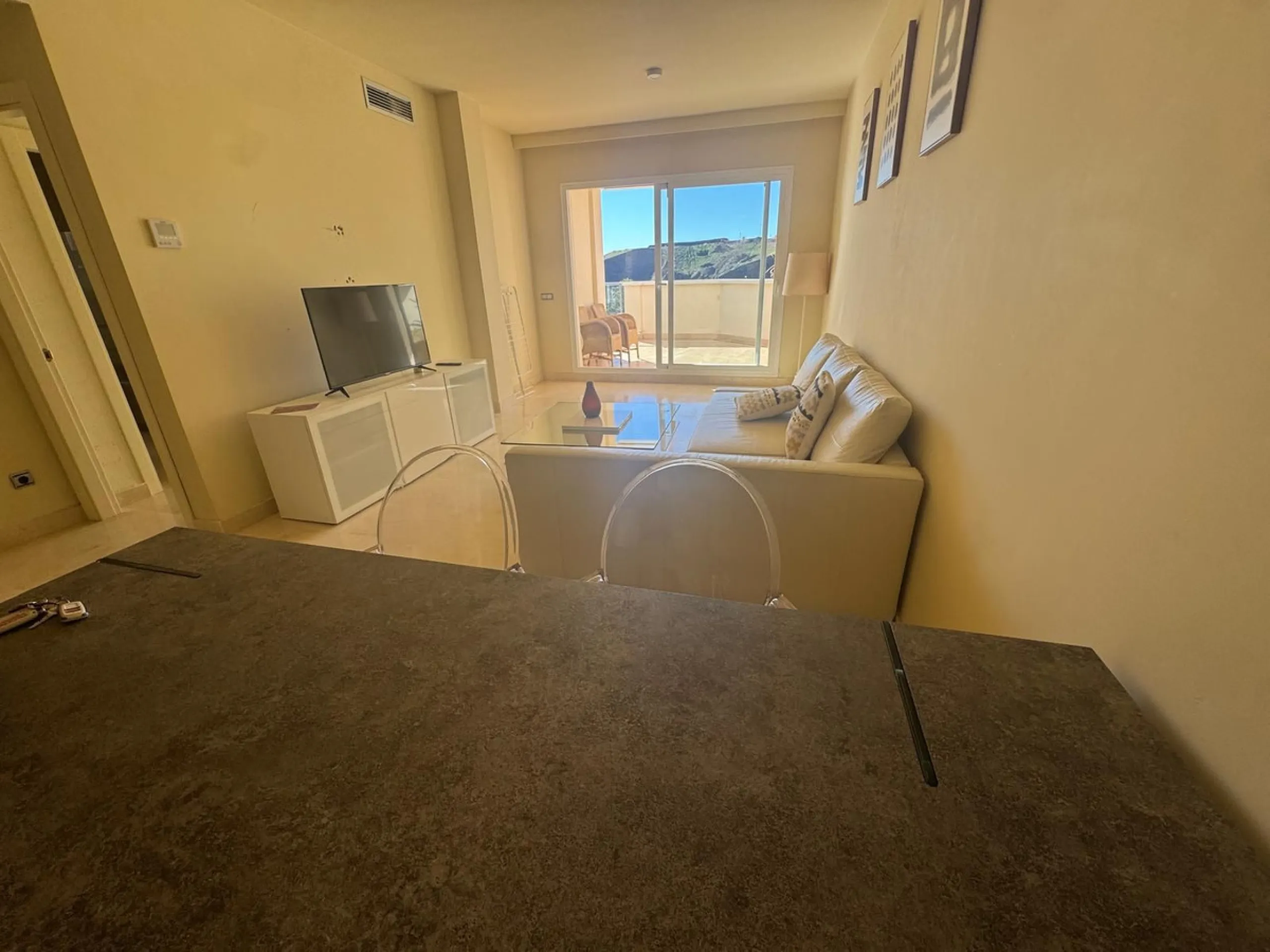 Apartment - Middle Floor Apartment в продаже в Mijas, Málaga. В доме 2 спален и 2 ванных комнат. Площадь дома 108 м²