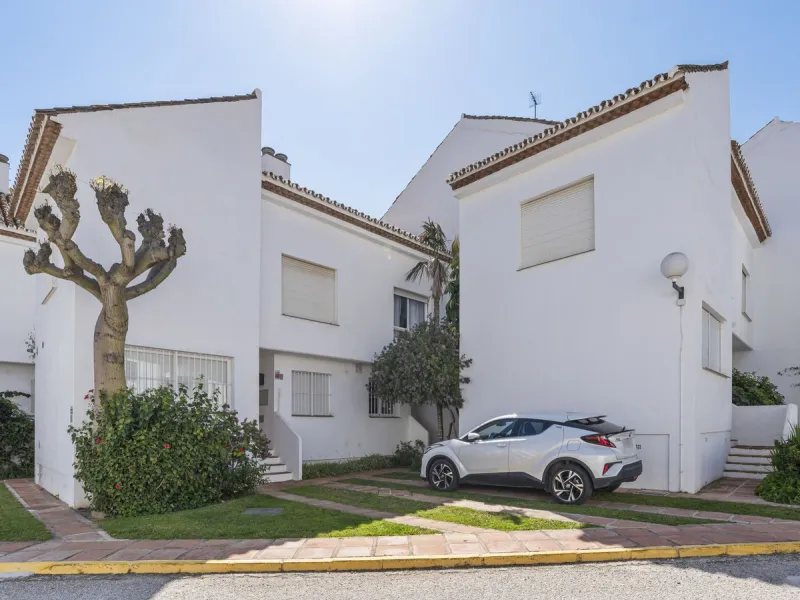 Frontline Beach Townhouse – Bahia Doncella, Estepona West