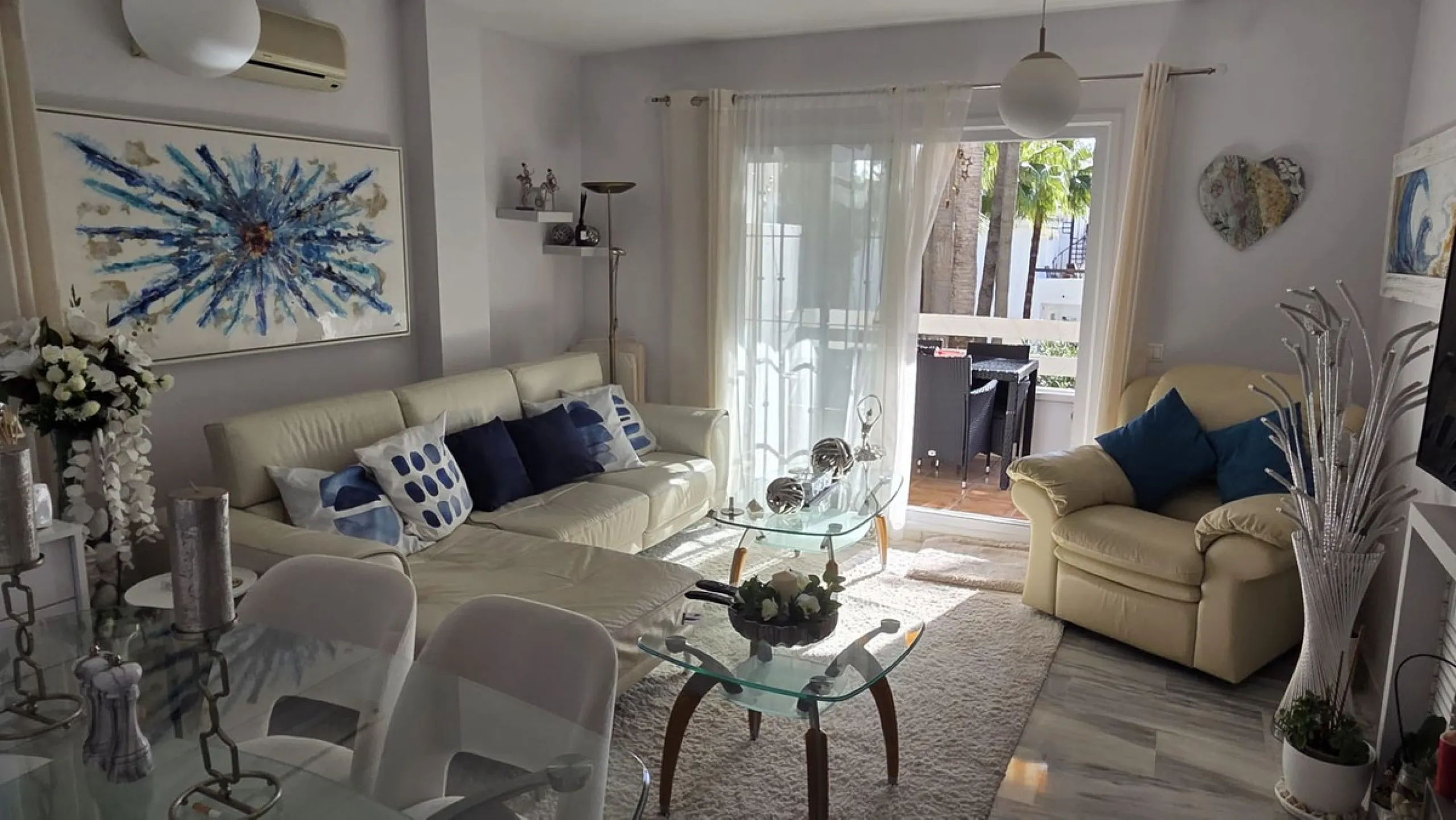 Apartment - Middle Floor Apartment в продаже в Mijas, Málaga. В доме 2 спален и 2 ванных комнат. Площадь дома 84 м²