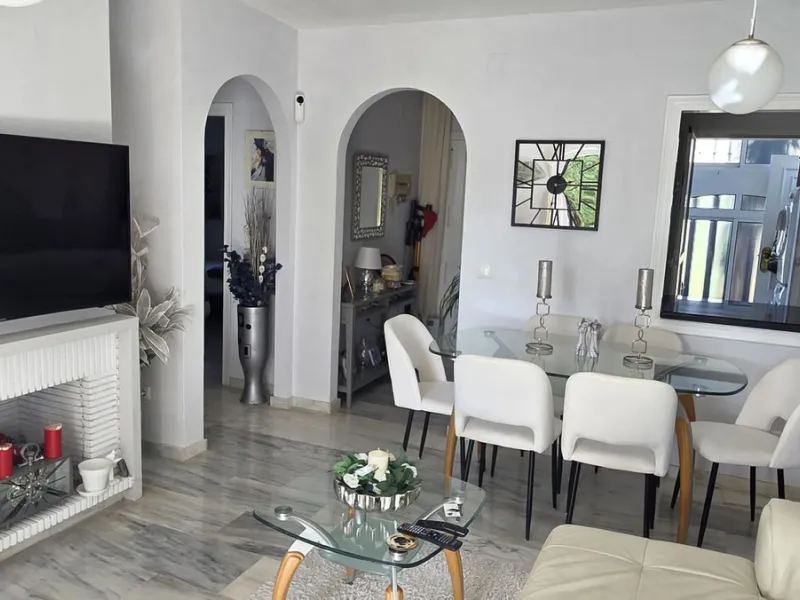 Apartment - Middle Floor Apartment в продаже в Mijas, Málaga. В доме 2 спален и 2 ванных комнат. Площадь дома 84 м²