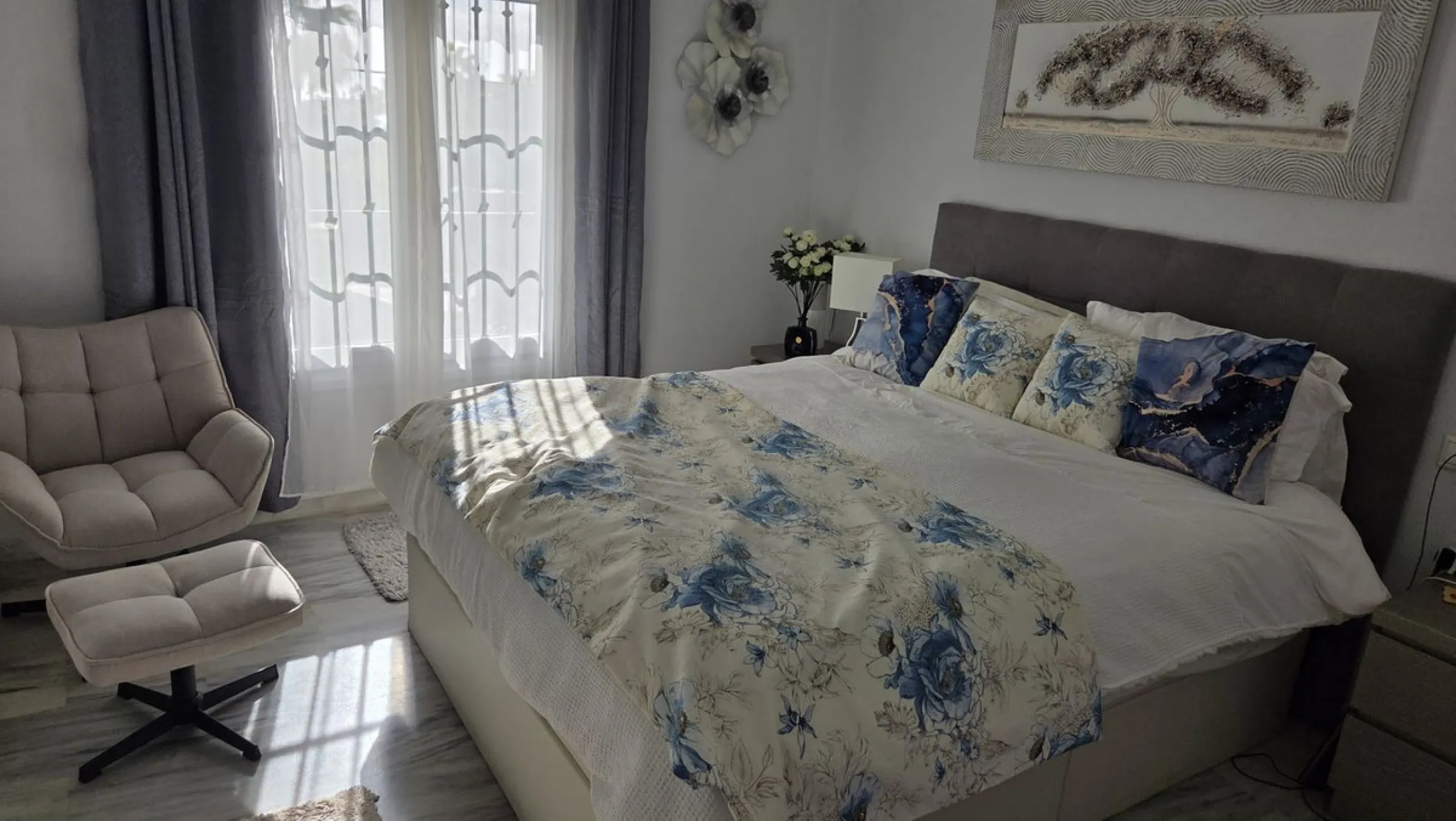 Apartment - Middle Floor Apartment в продаже в Mijas, Málaga. В доме 2 спален и 2 ванных комнат. Площадь дома 84 м²
