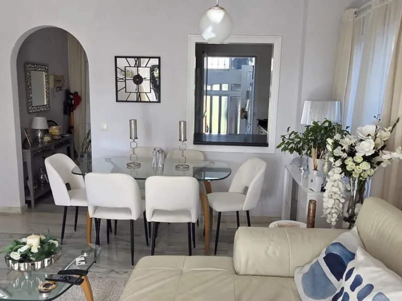 Apartment - Middle Floor Apartment в продаже в Mijas, Málaga. В доме 2 спален и 2 ванных комнат. Площадь дома 84 м²