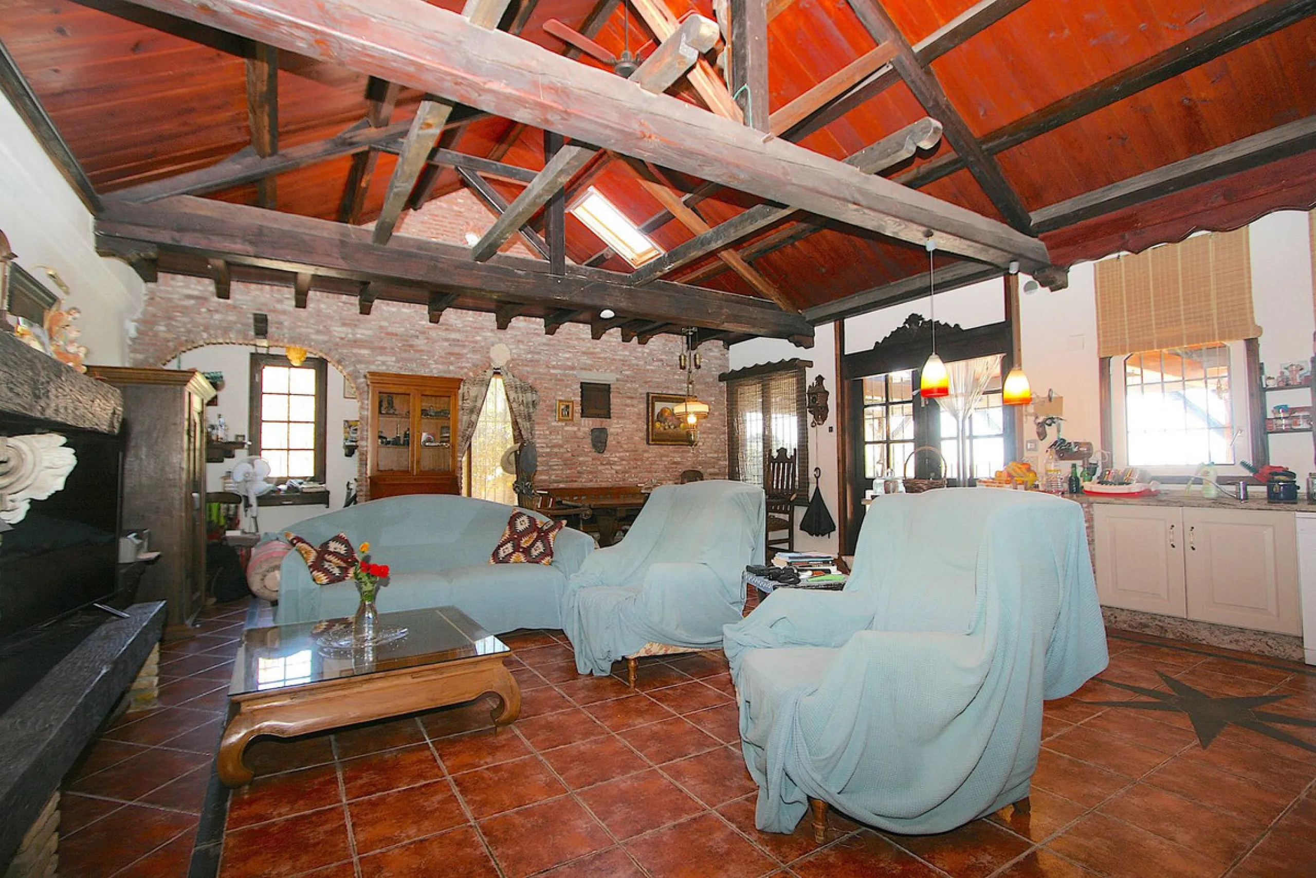 A rare opportunity to own a truly enchanting estate near the picturesque Mijas Pueblo. Set on an expansive 16,000 m² plot, this gated property offers breathtaking panoramic views surrounded by fruit trees, almond trees, and olive groves, creating a peacef