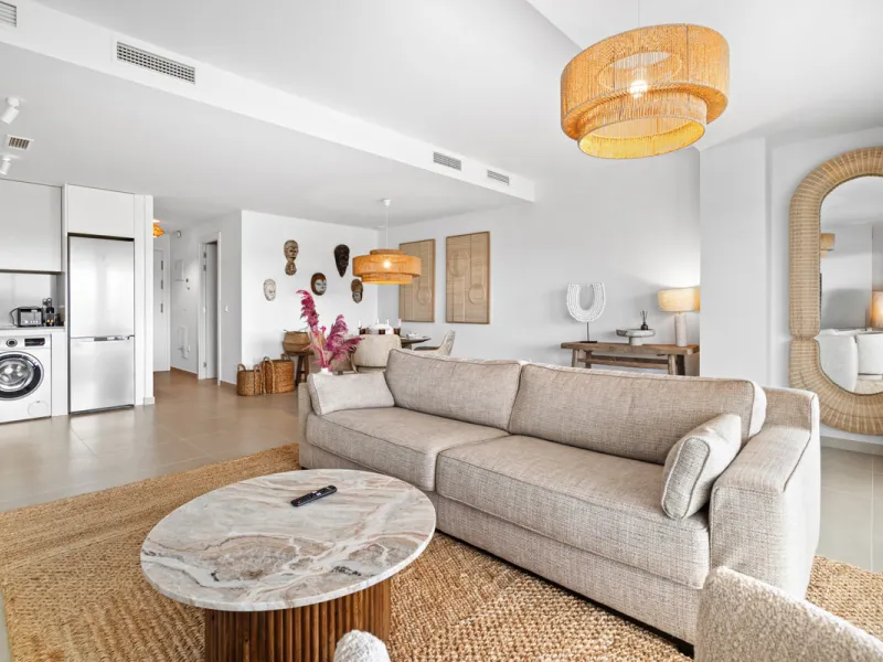 Discover contemporary Mediterranean living in this brand new 3-bedroom, 2-bathroom apartment, ideally located in the heart of the New Golden Mile between Marbella and Estepona.